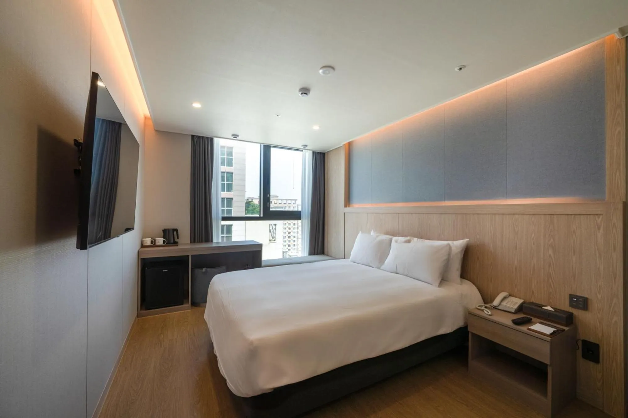 Photo of the whole room, Bed in Jeju Bolton Hotel