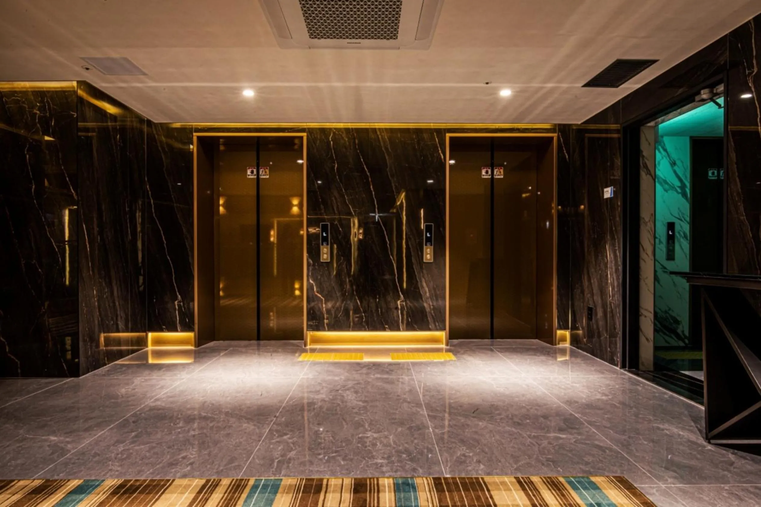 elevator in Jeju Bolton Hotel