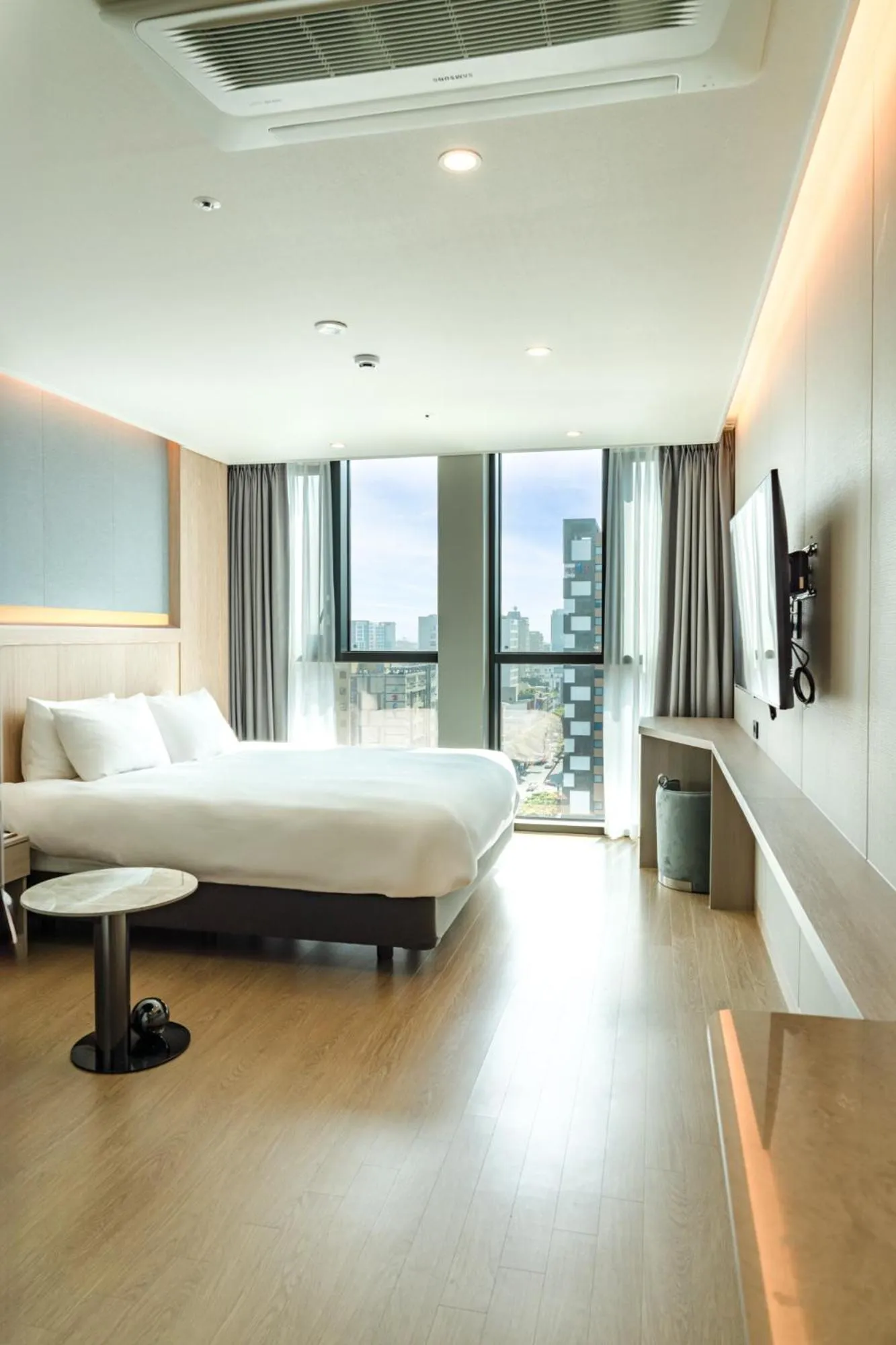 Bed in Jeju Bolton Hotel