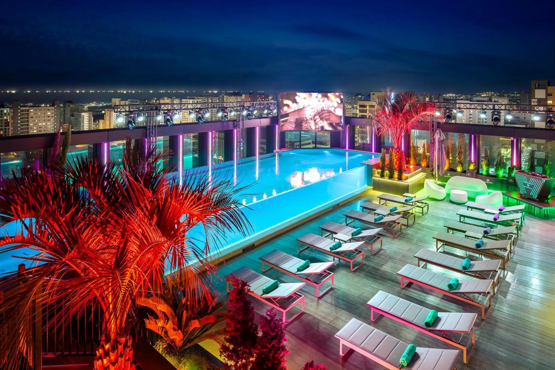 Swimming pool in Jeju Bolton Hotel