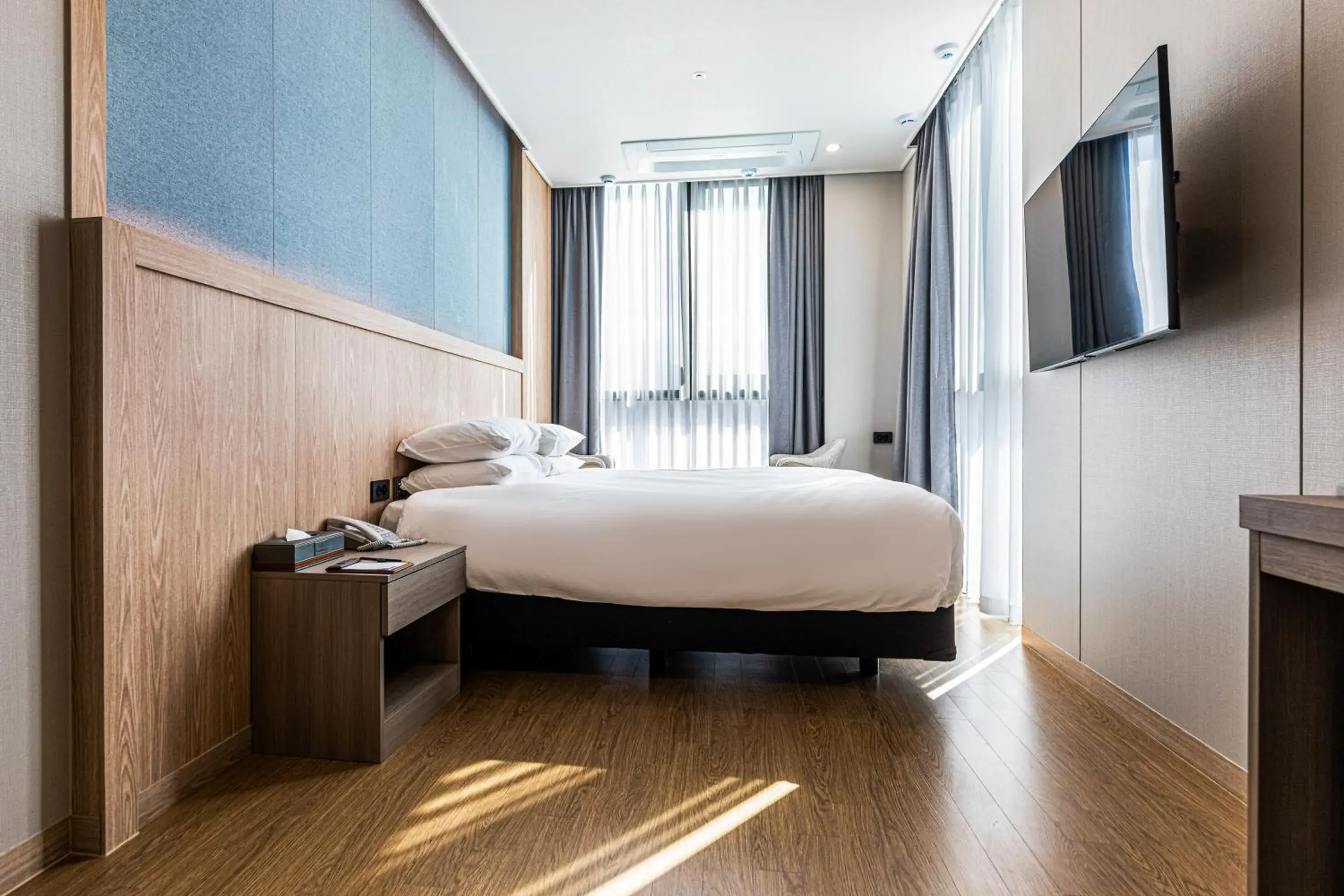 Superior Corner Double Room in Jeju Bolton Hotel Superior Corner Double Room in Jeju Bolton Hotel