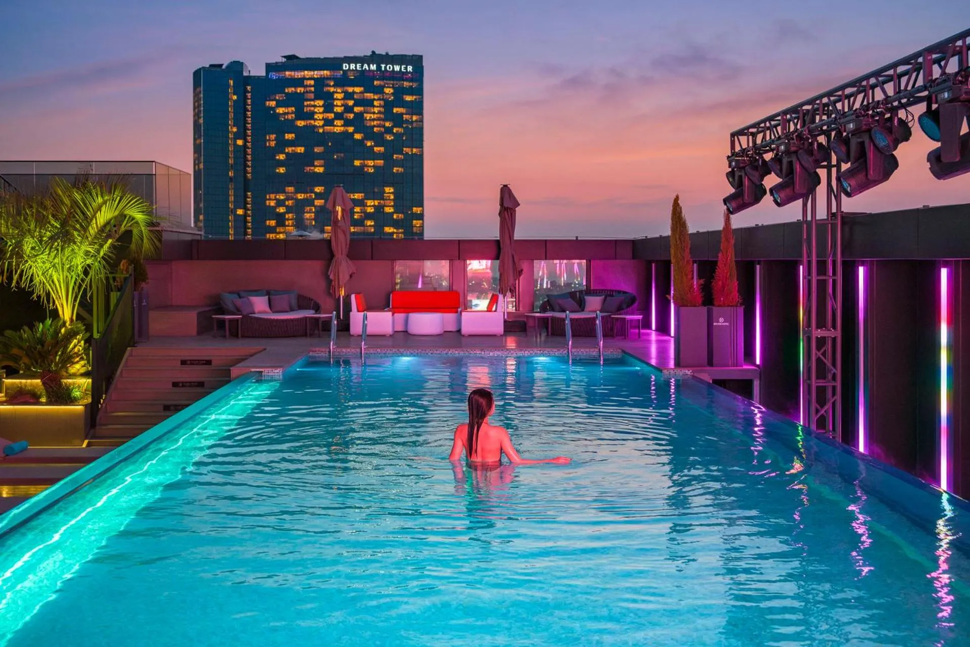 Swimming pool in Jeju Bolton Hotel