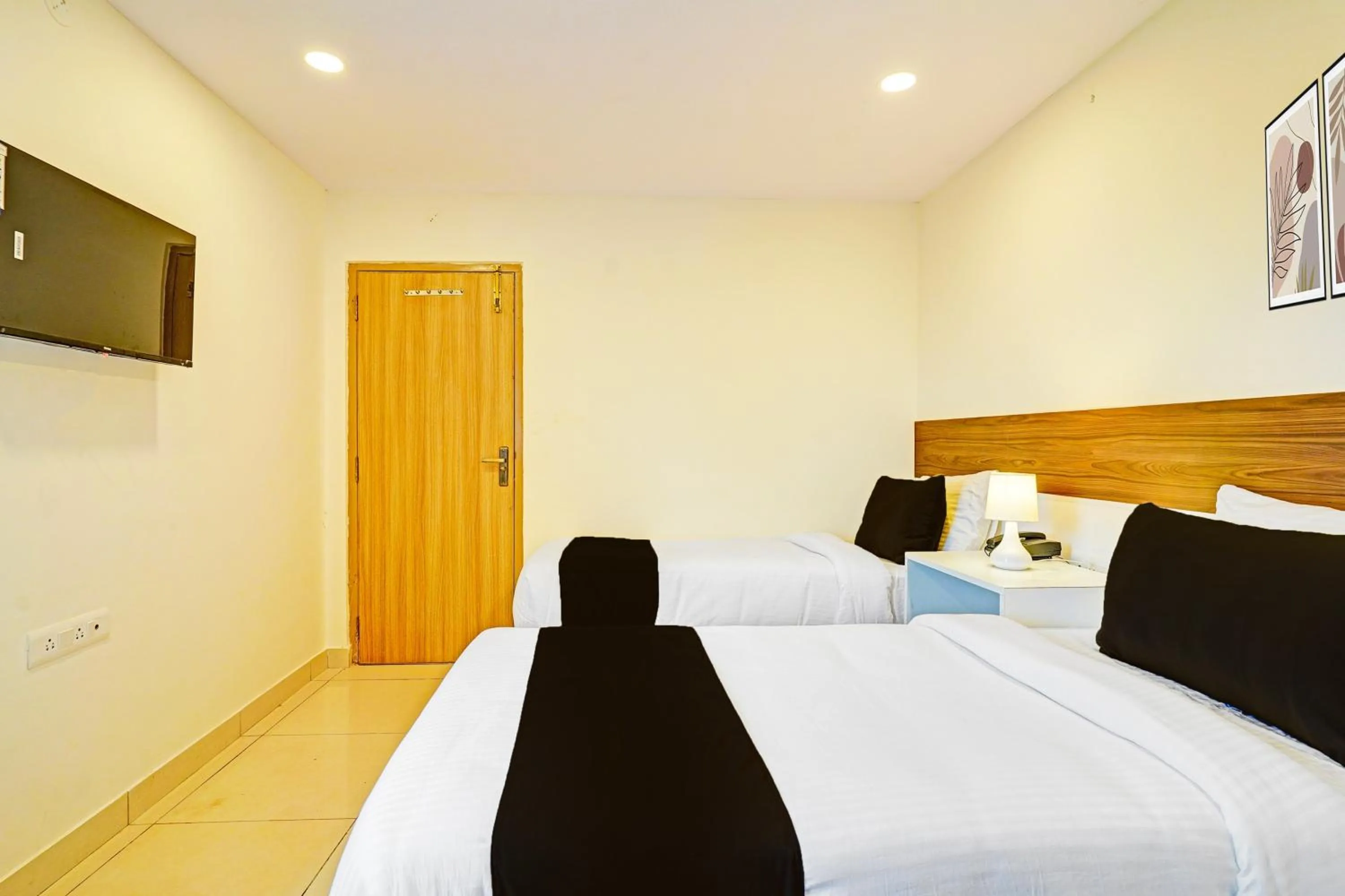 Bedroom, Bed in Super Townhouse Muthurayya Swamy Layout