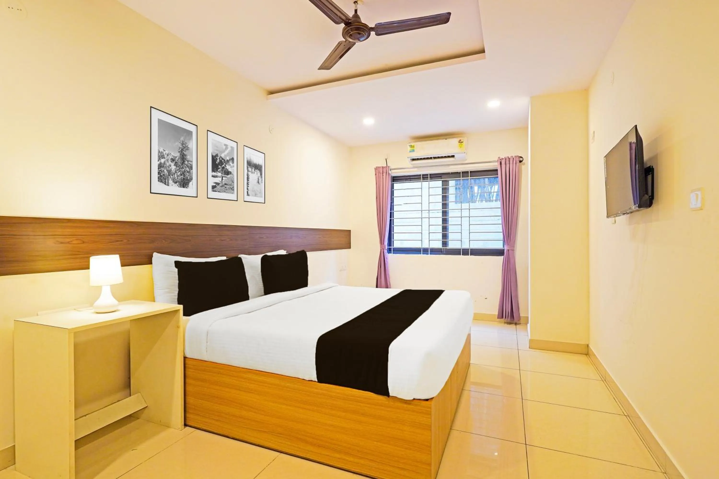 Bedroom, Bed in Super Townhouse Muthurayya Swamy Layout