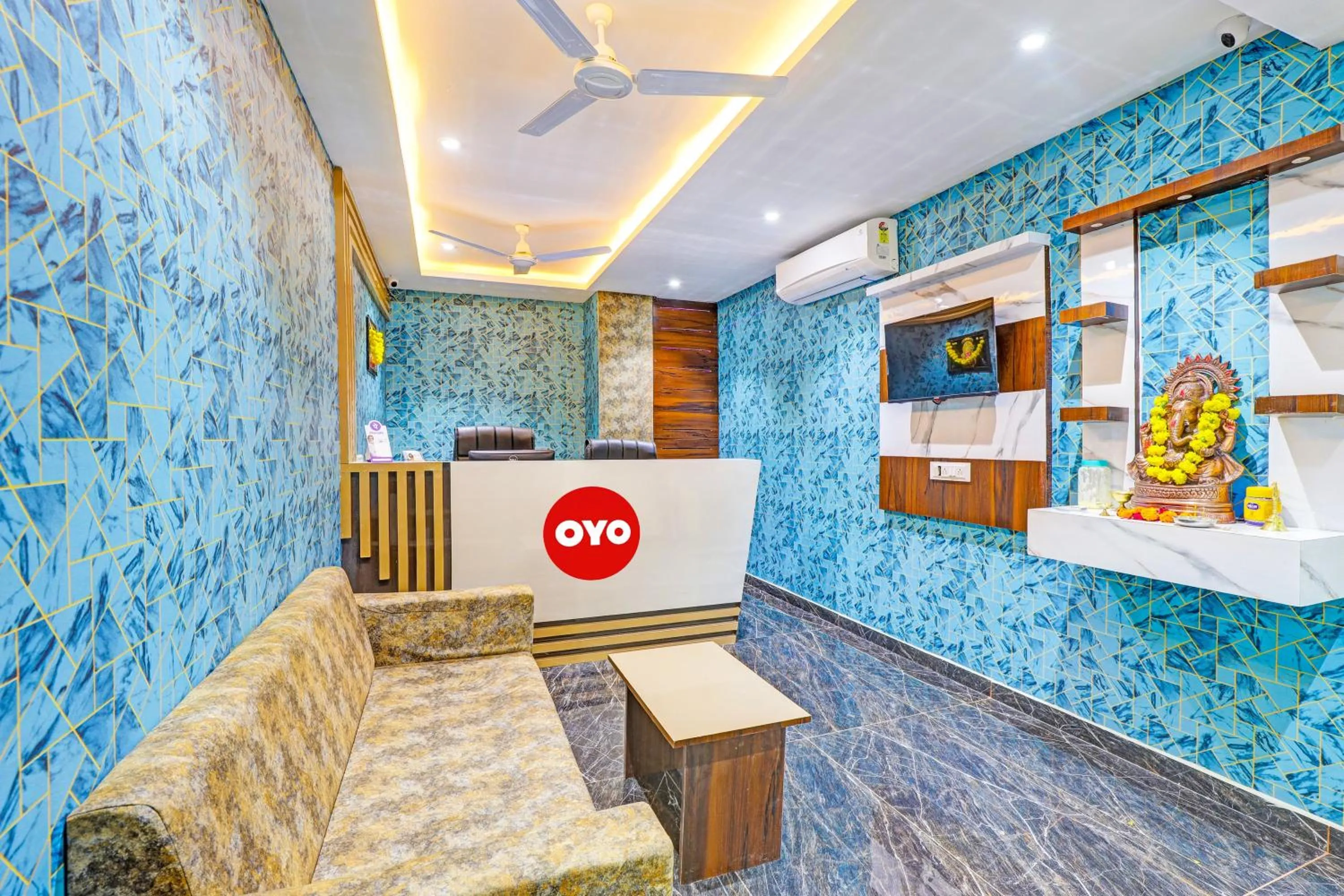 Lobby or reception in Hotel O Golden Near Haroni Road