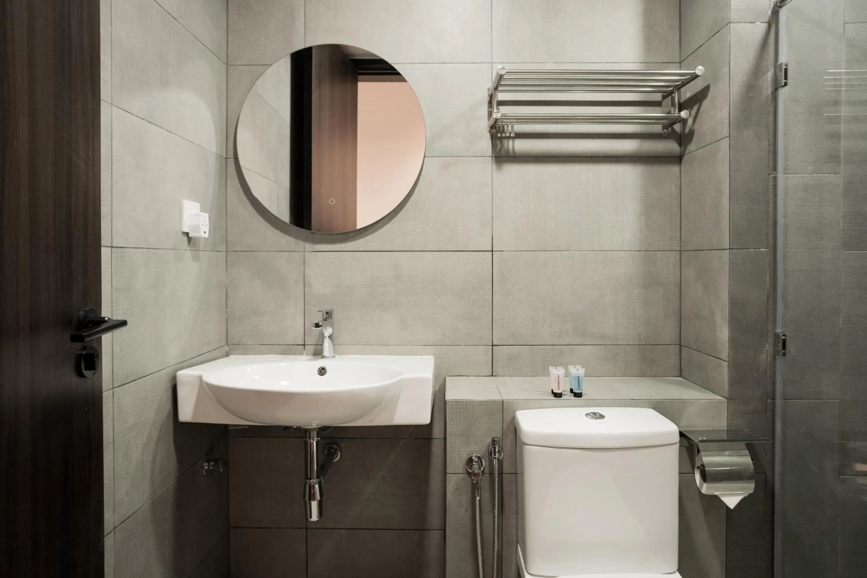 Shower in K Avenue by CAIRO