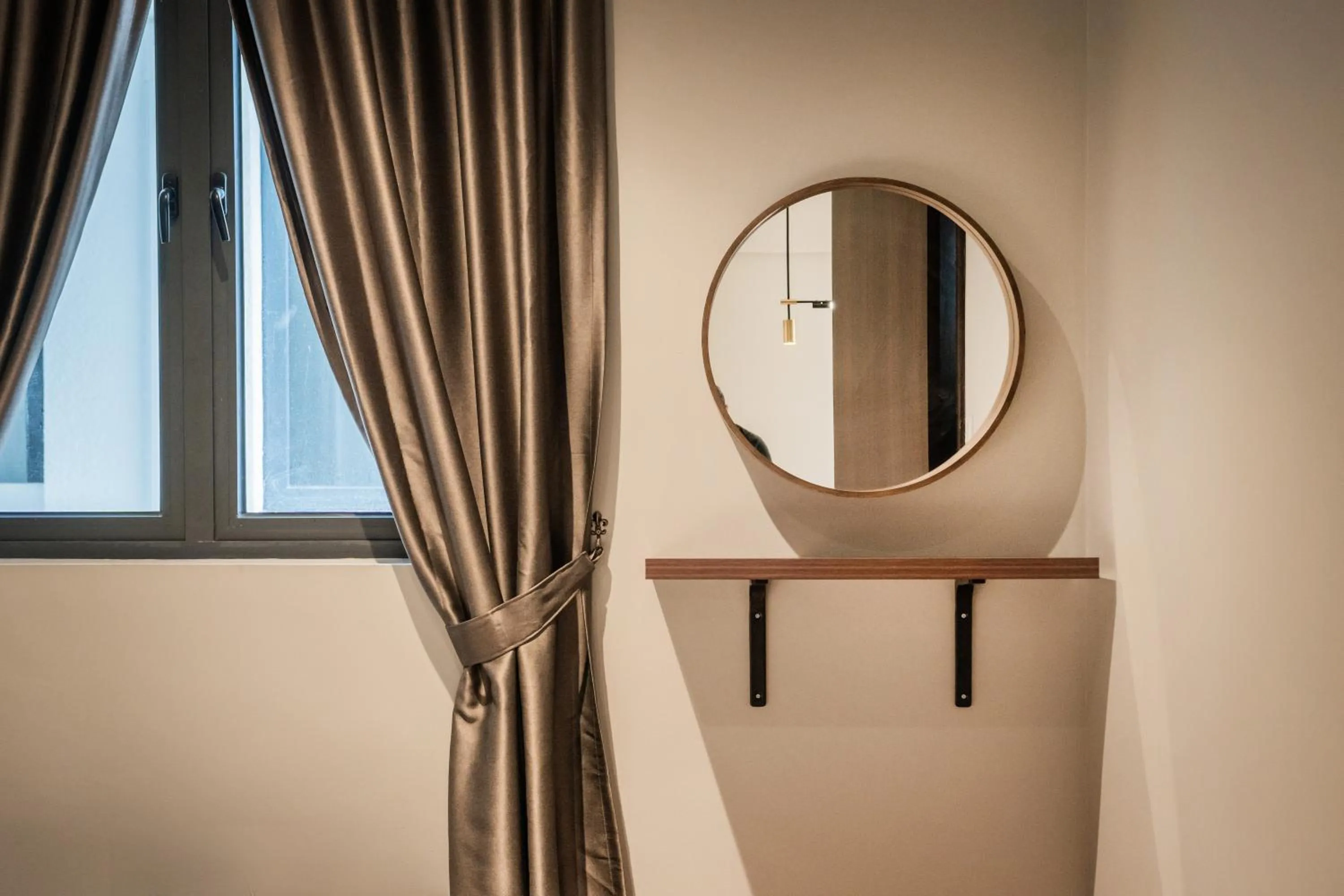 Bedroom in K Avenue by CAIRO