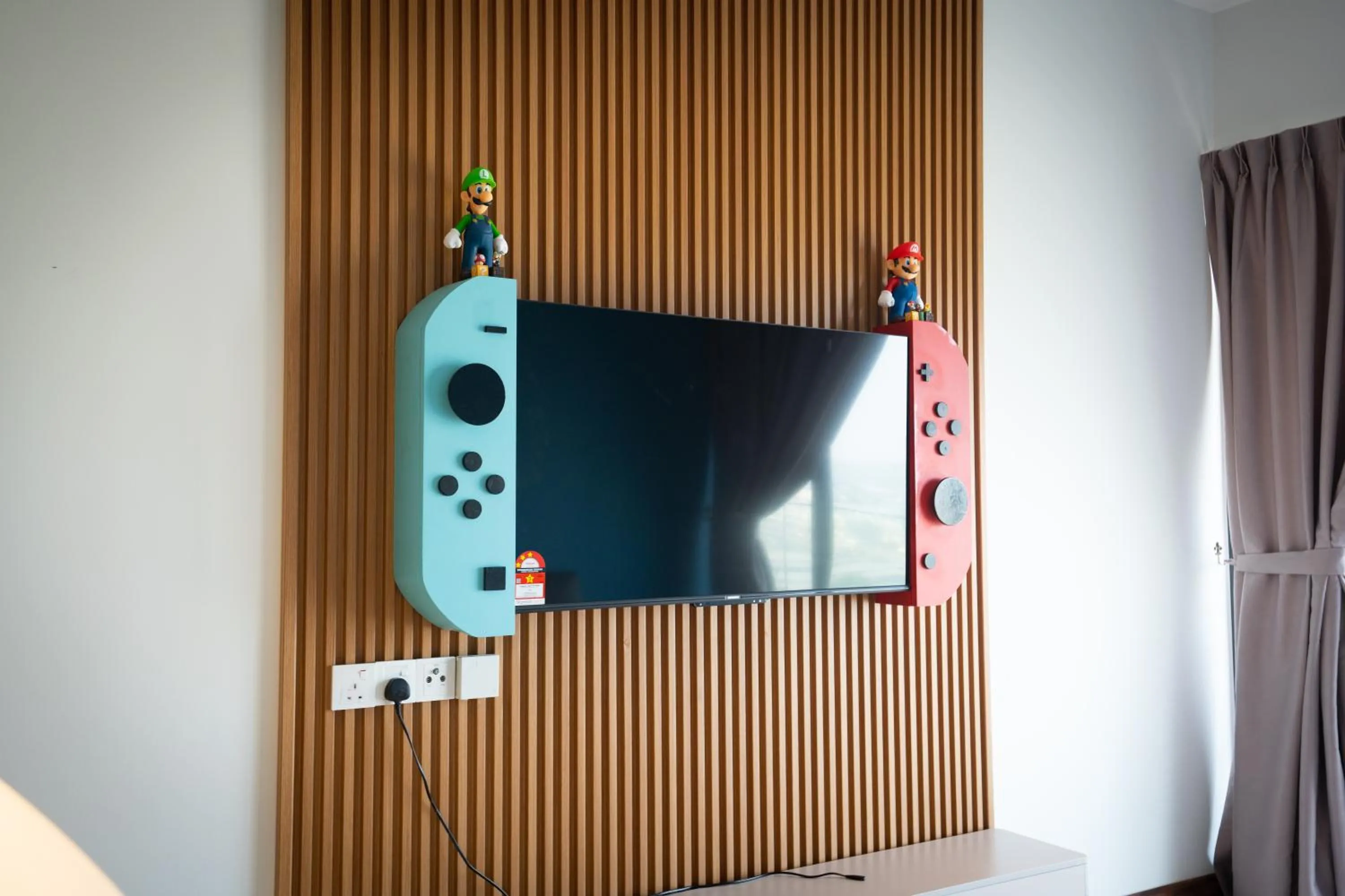 TV and multimedia in K Avenue by CAIRO