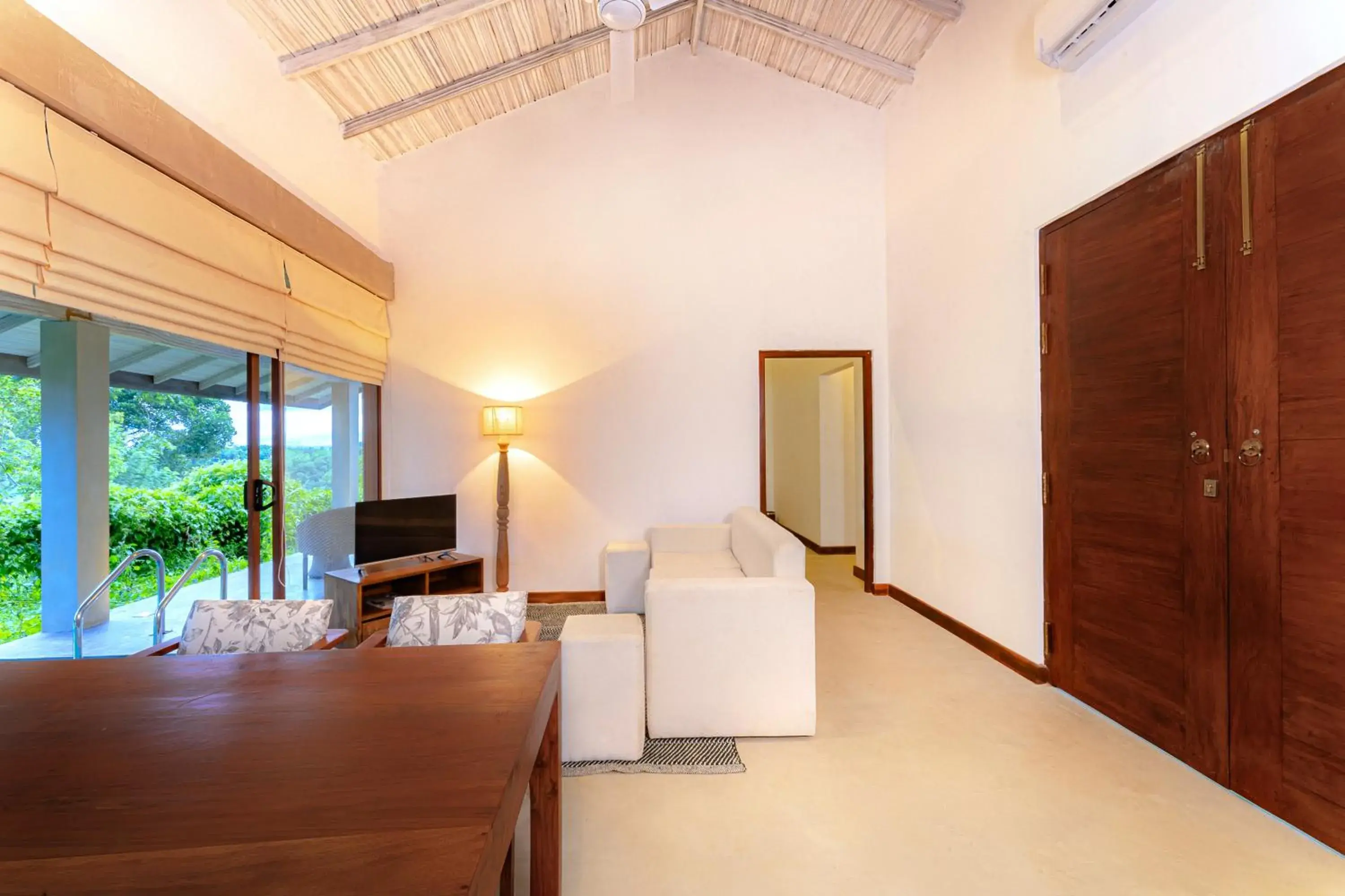 TV and multimedia in Celestial Hills - Villas & Suites by The Clarks TV and multimedia in Celestial Hills - Villas & Suites by The Clarks