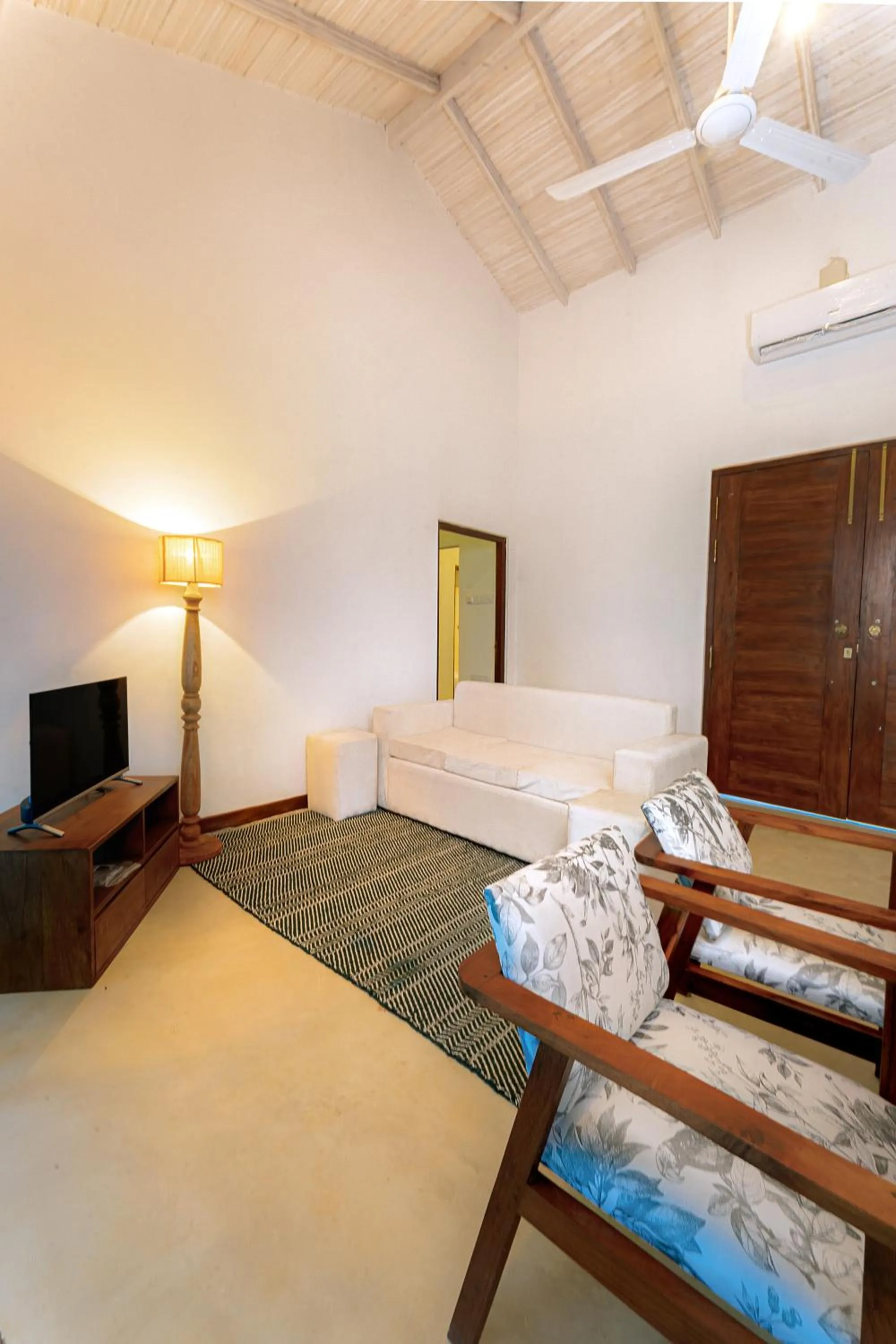 TV and multimedia, Bed in Celestial Hills - Villas & Suites by The Clarks