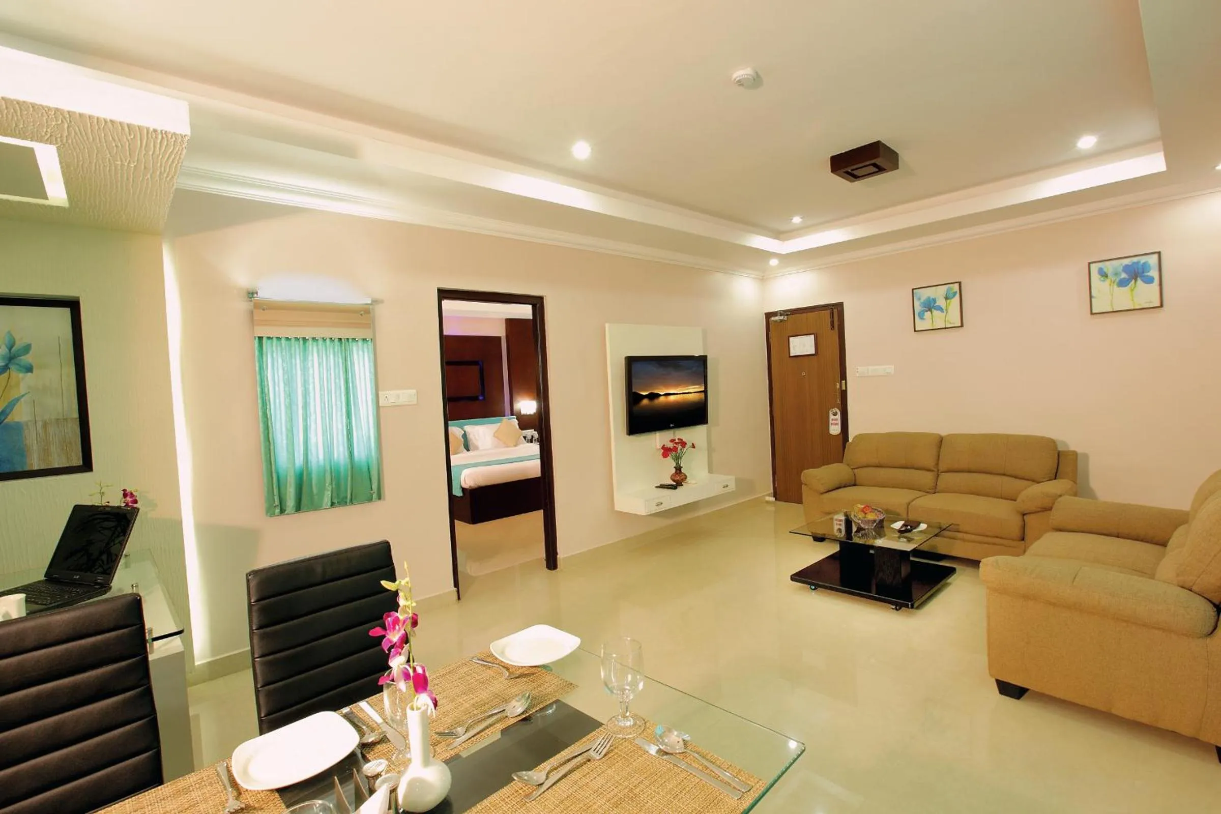 Living room in HOTEL SRIVATSA REGENCY