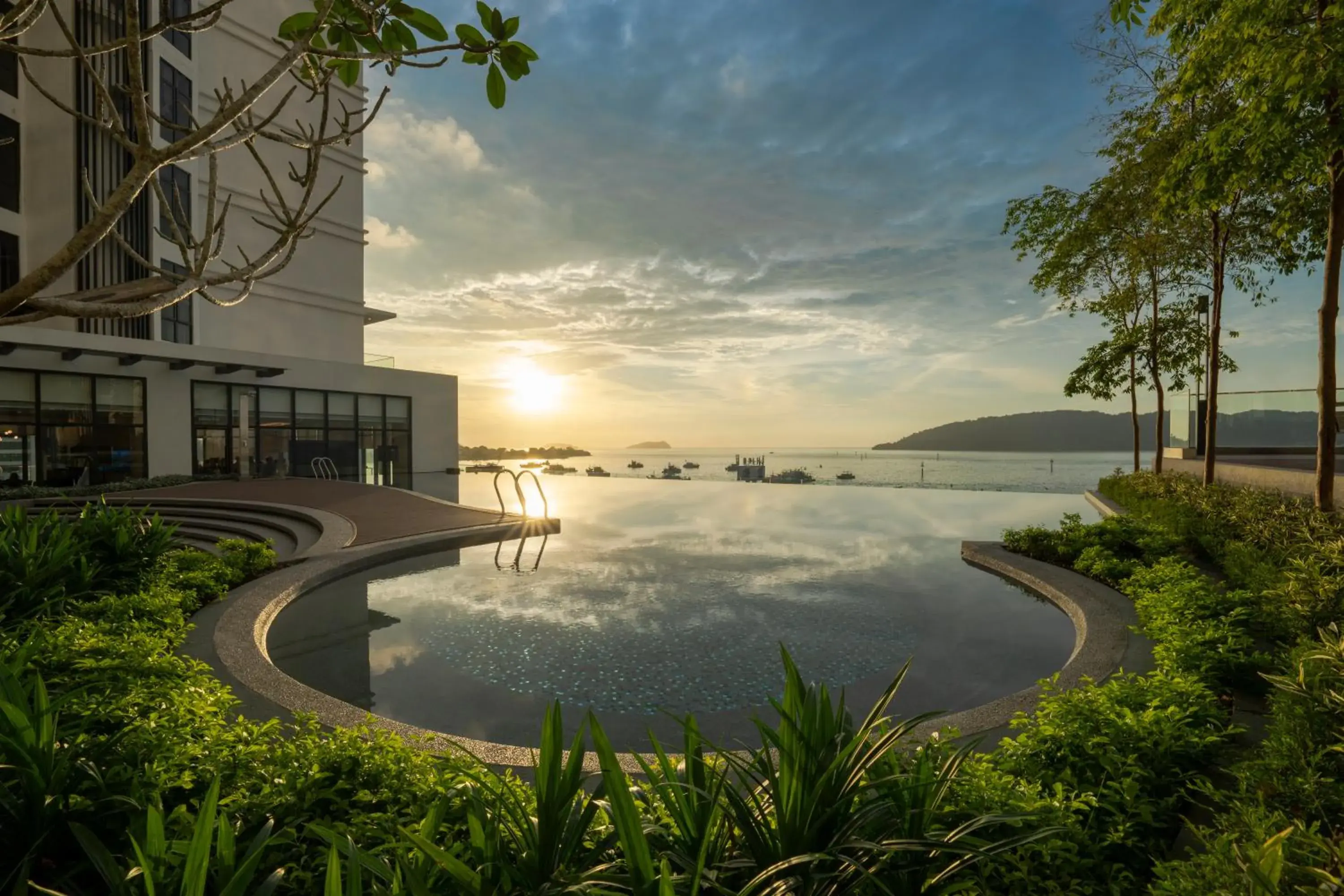 Swimming pool in Citadines Waterfront Kota Kinabalu Swimming pool in Citadines Waterfront Kota Kinabalu