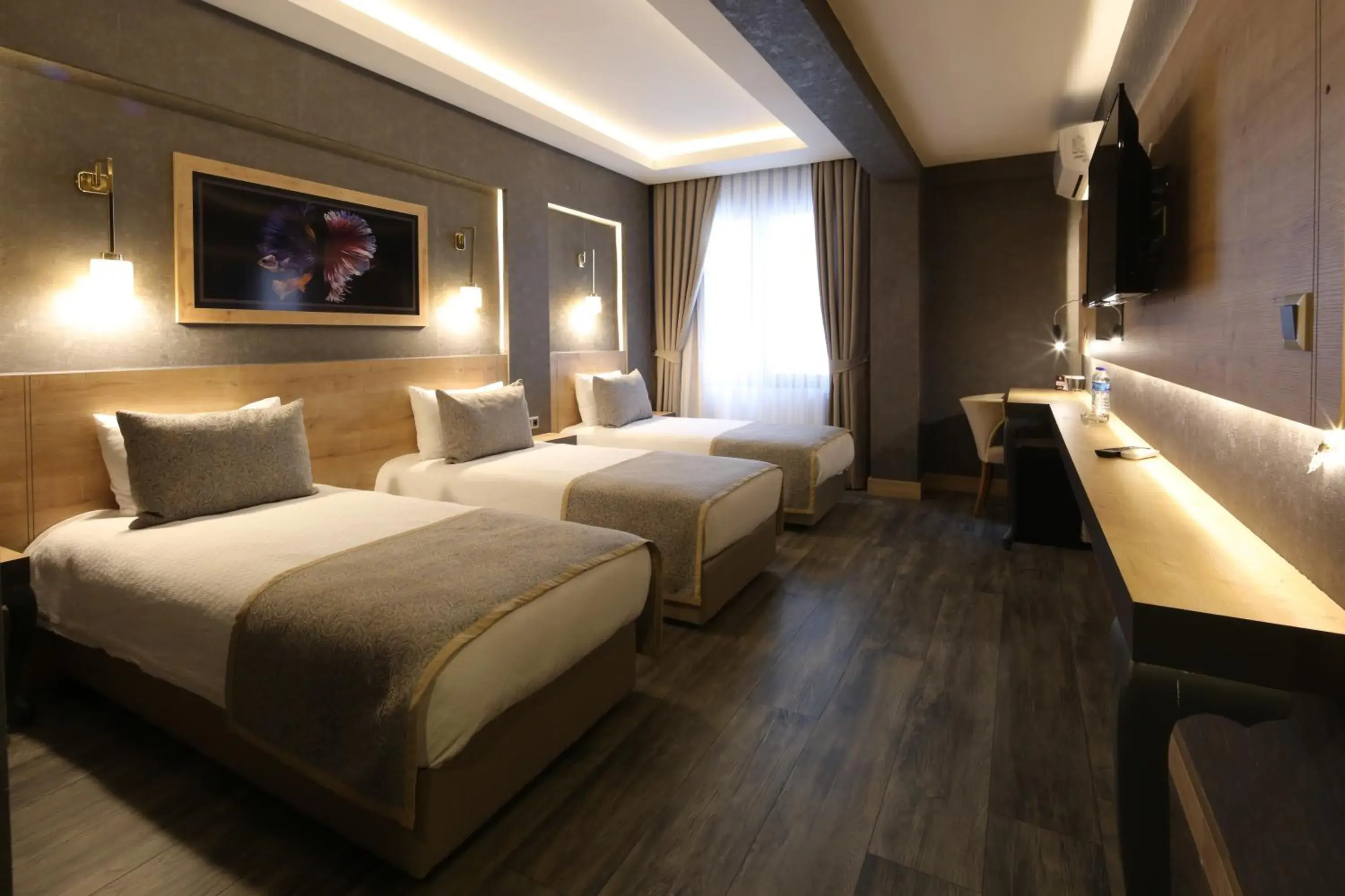 Standard Triple Room in Hisarhan Otel Standard Triple Room in Hisarhan Otel