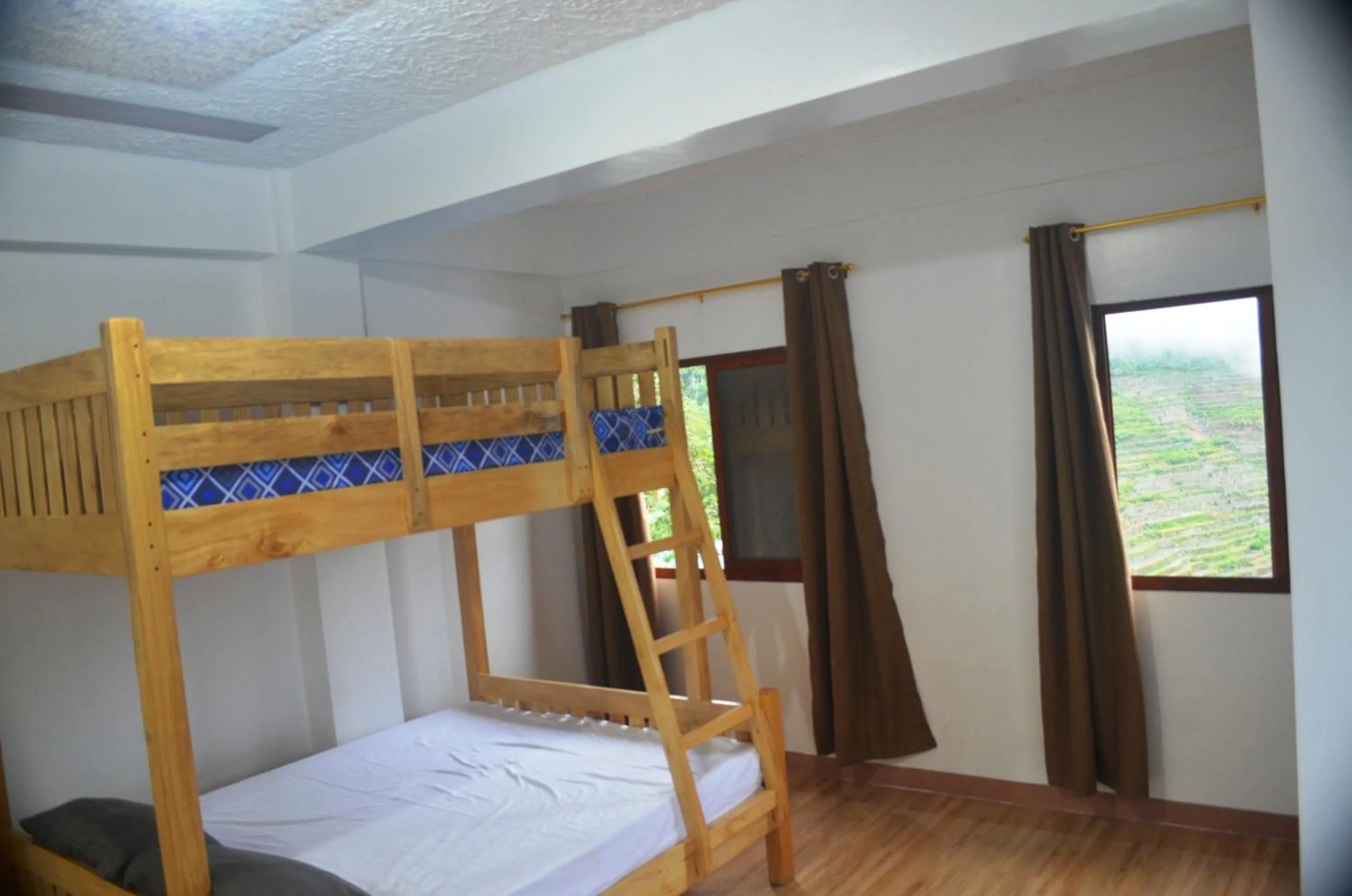 Twin Room with Shared Bathroom - single occupancy in Batad Roberto's Abung Inn and Restaurant