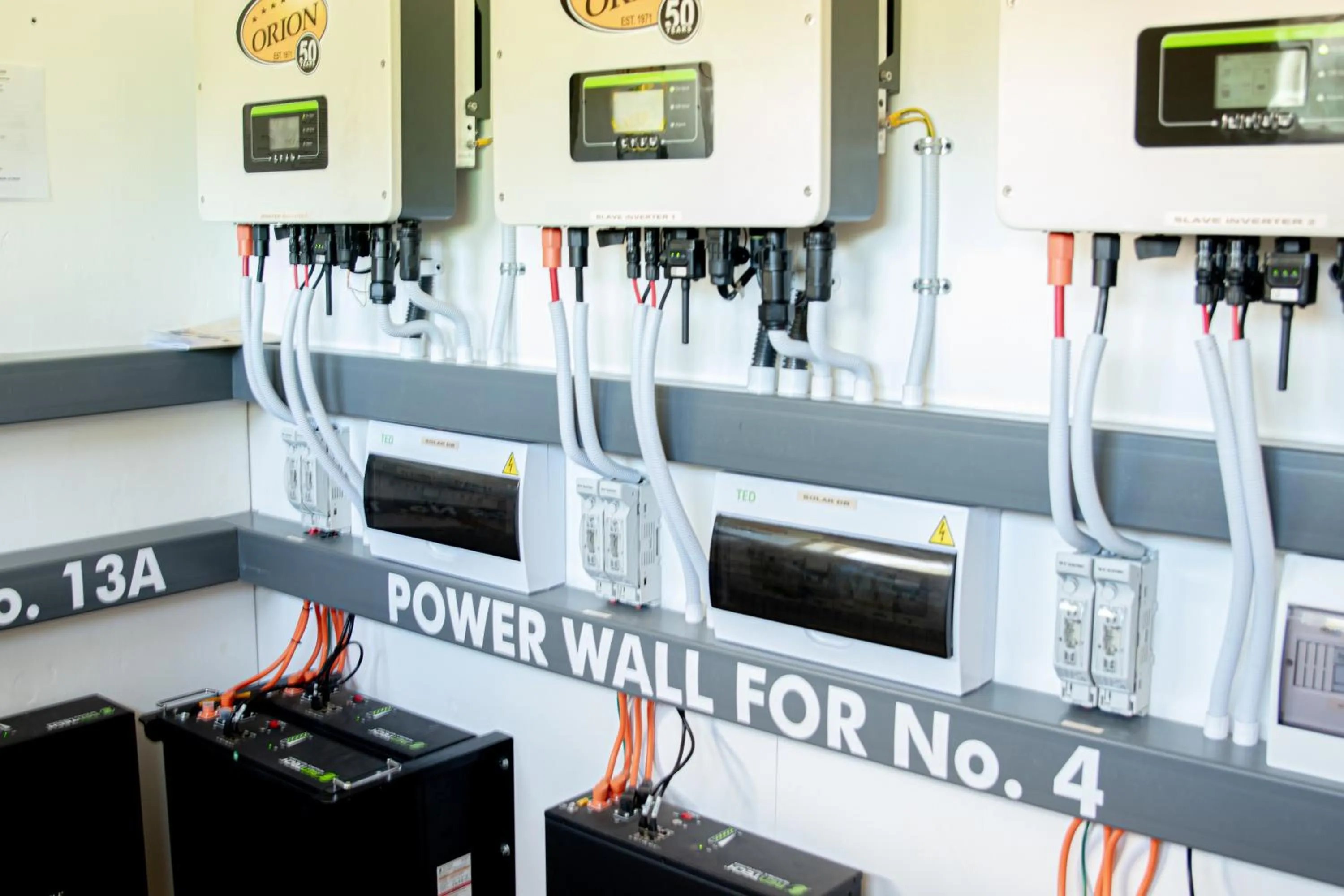 Property building in 4 Rothman Street B&B