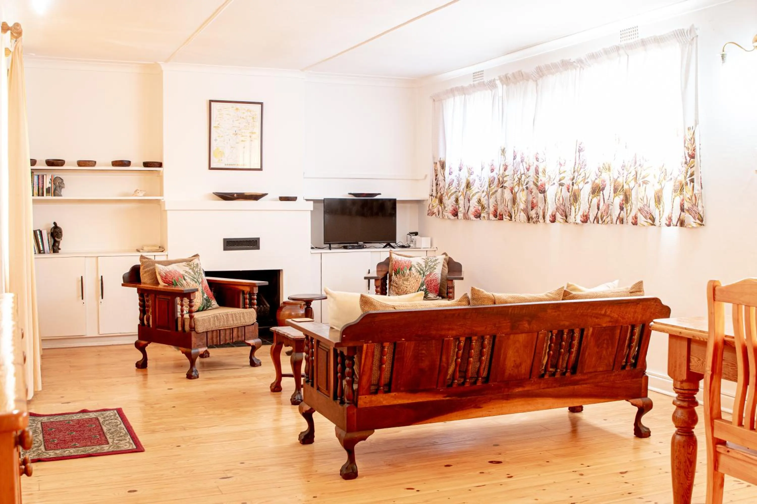 TV and multimedia in 4 Rothman Street B&B