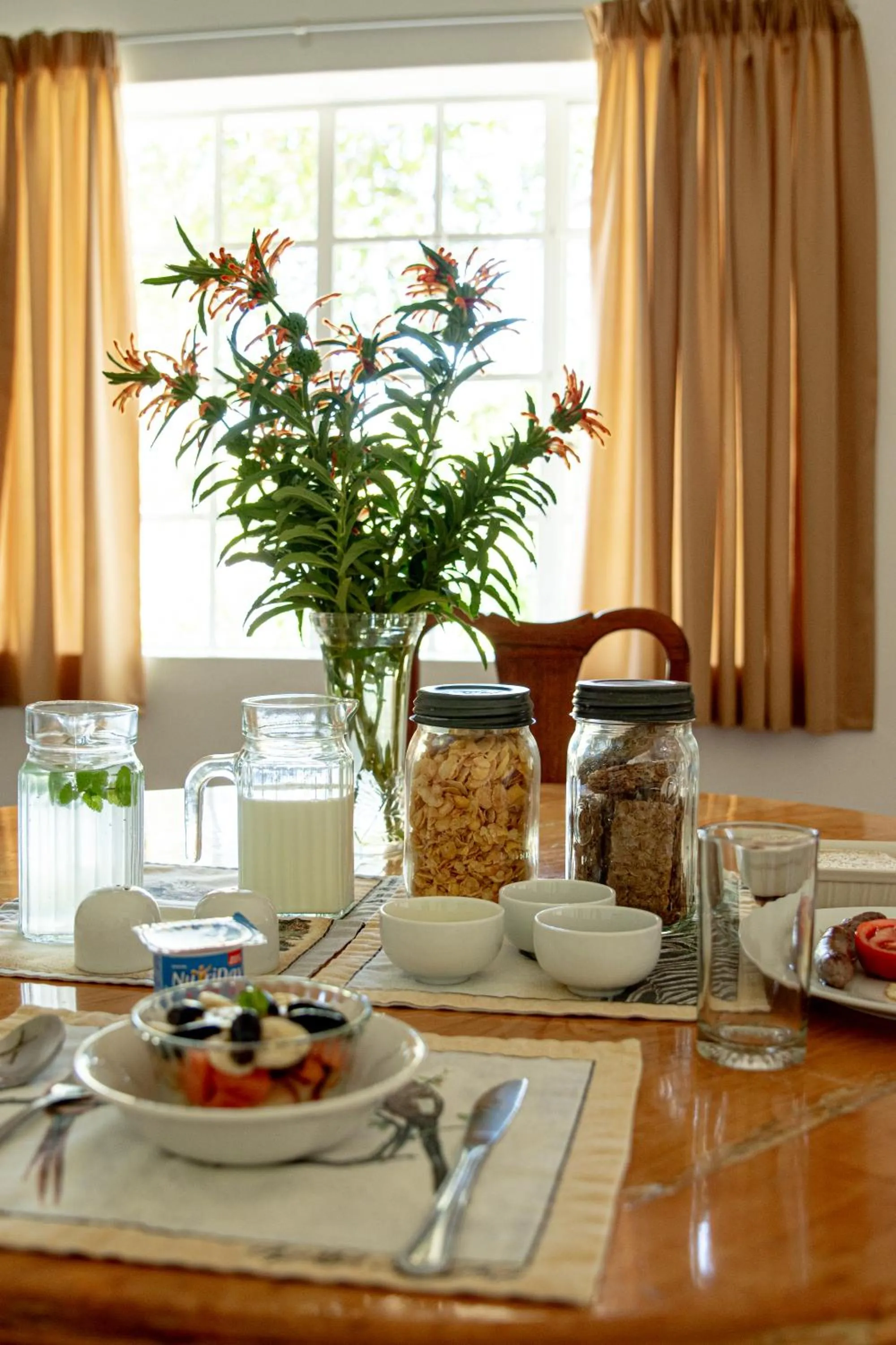 Breakfast in 4 Rothman Street B&B