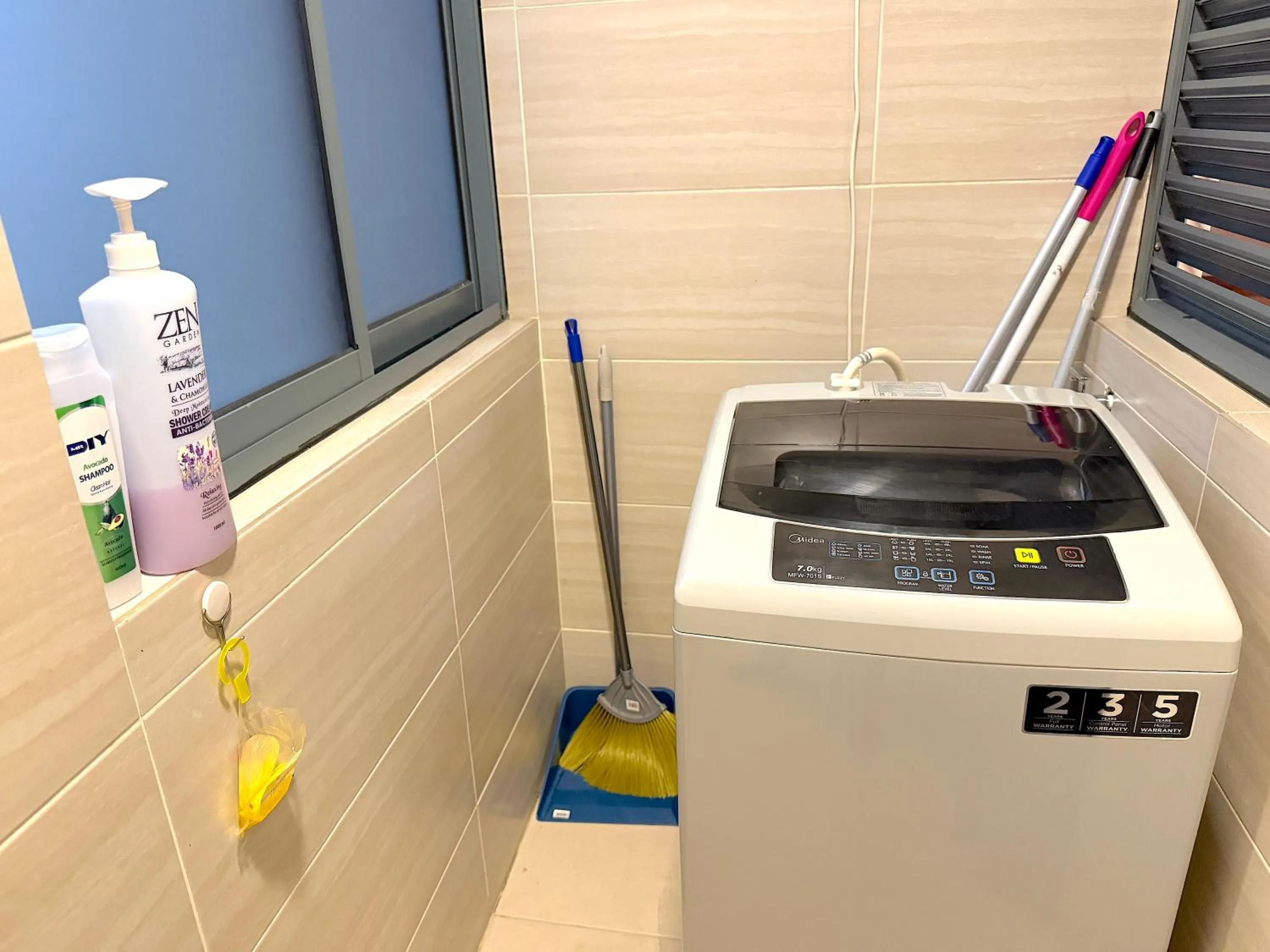 washing machine in 3 Towers Jalan Ampang By Serenity Vacation Homes
