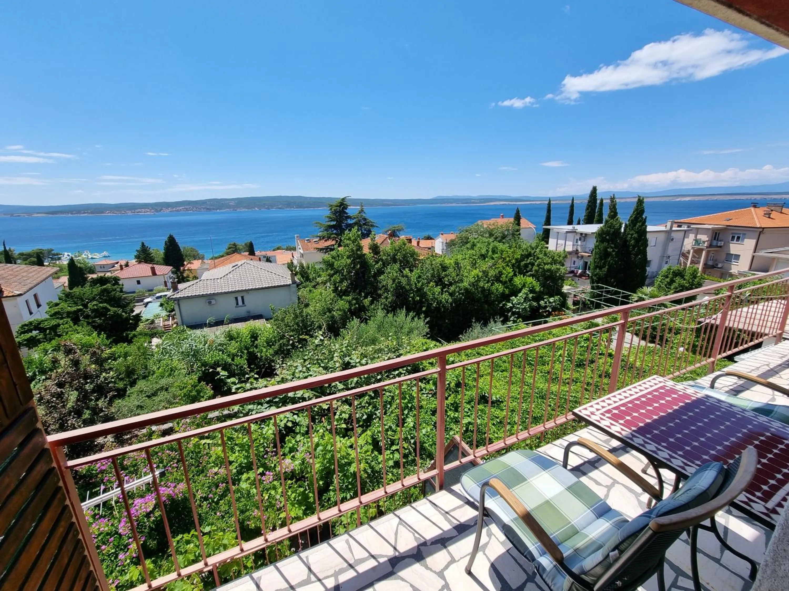 BUBI Apartments with sea view near sandy beach