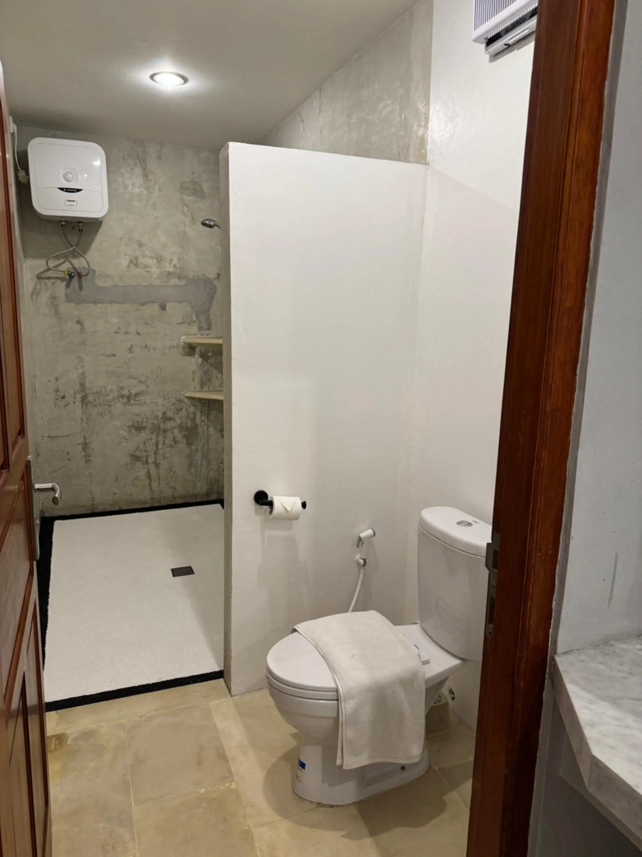 Uluwatu Stay's Deluxe Suite #9