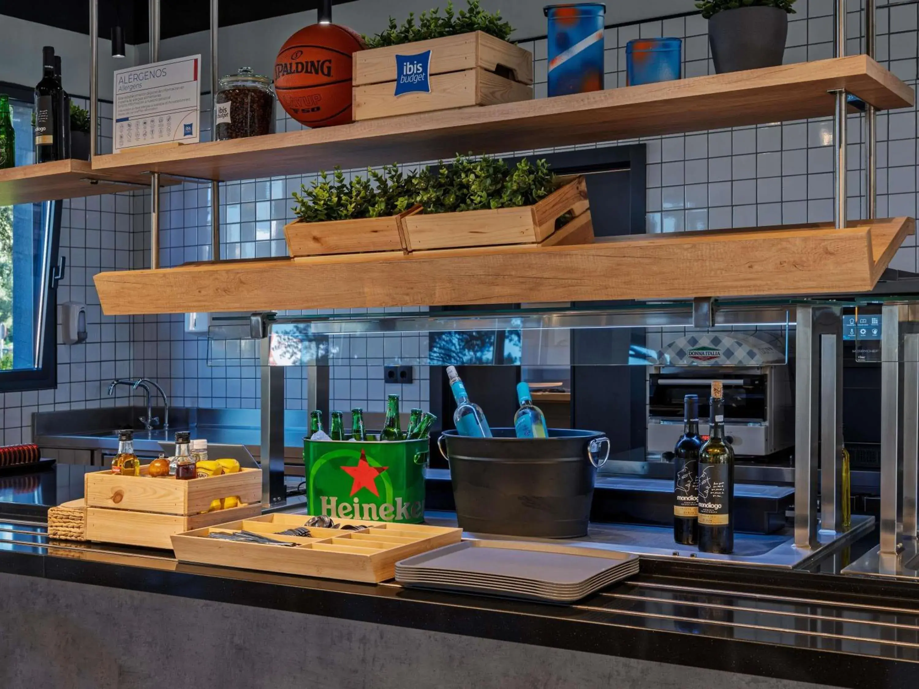 Restaurant/places to eat in ibis budget Madrid Aeropuerto Restaurant/places to eat in ibis budget Madrid Aeropuerto