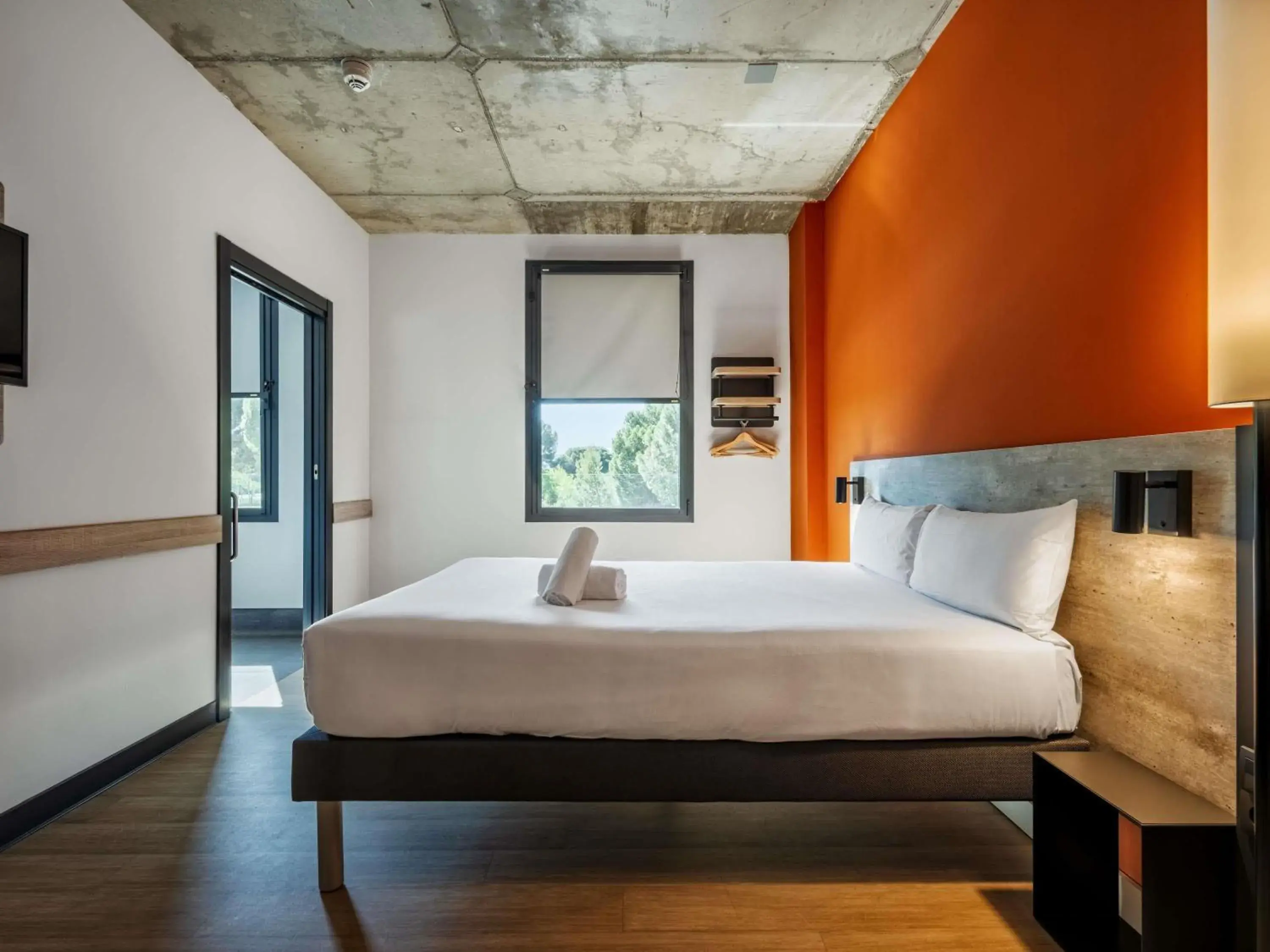 Bedroom, Bed in ibis budget Madrid Aeropuerto Bedroom, Bed in ibis budget Madrid Aeropuerto