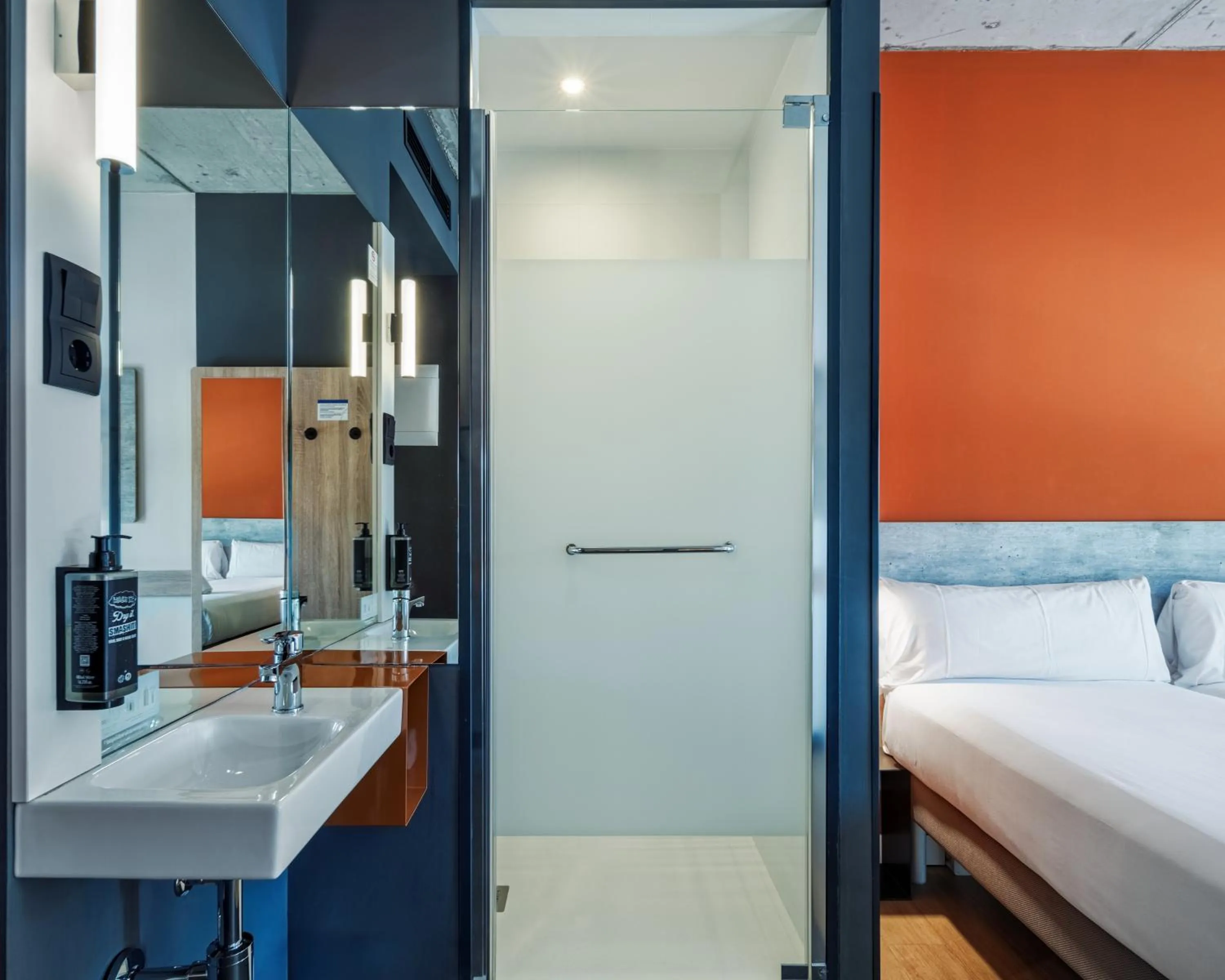 Bed in ibis budget Madrid Aeropuerto