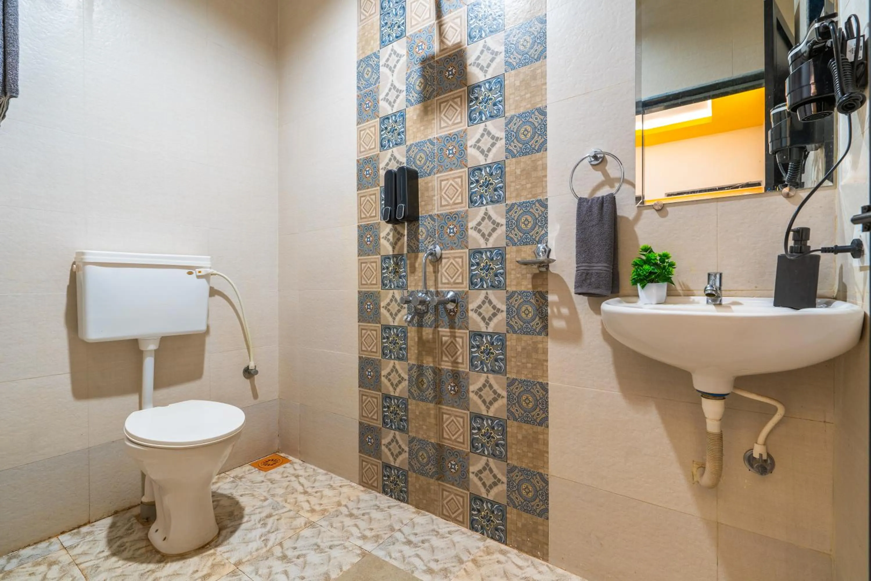 Toilet in Whoopers Boutique Hotel Morjim