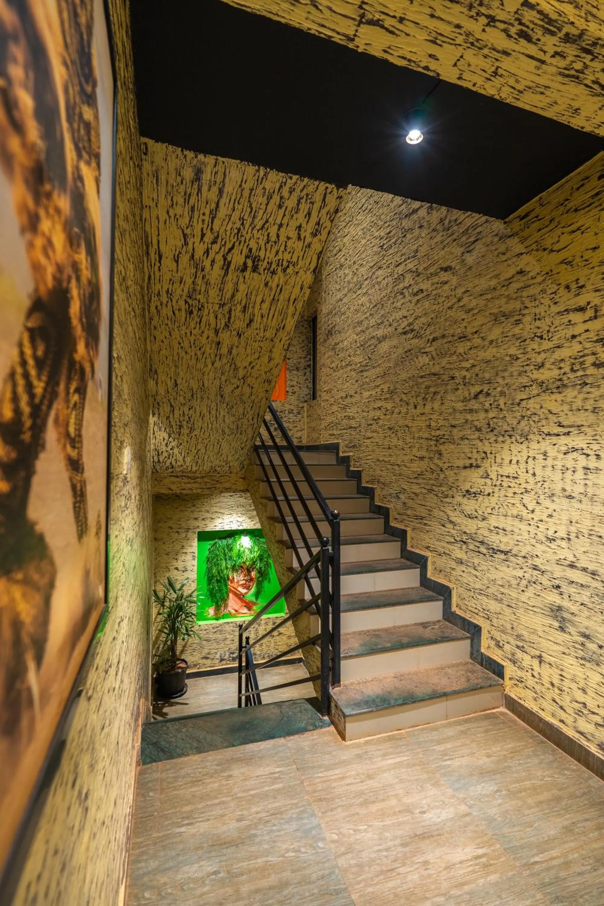 People in Whoopers Boutique Hotel Morjim