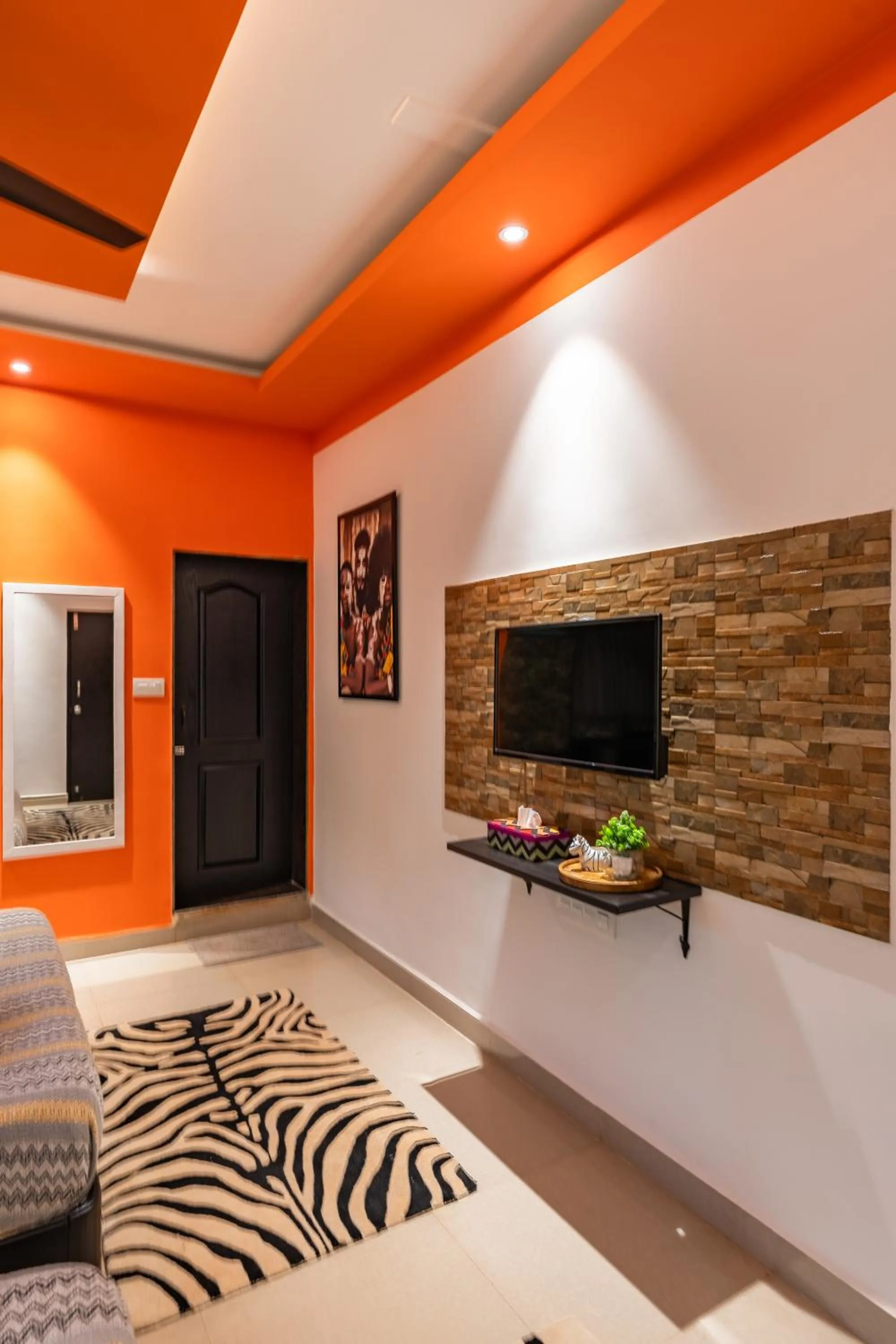 TV and multimedia in Whoopers Boutique Hotel Morjim