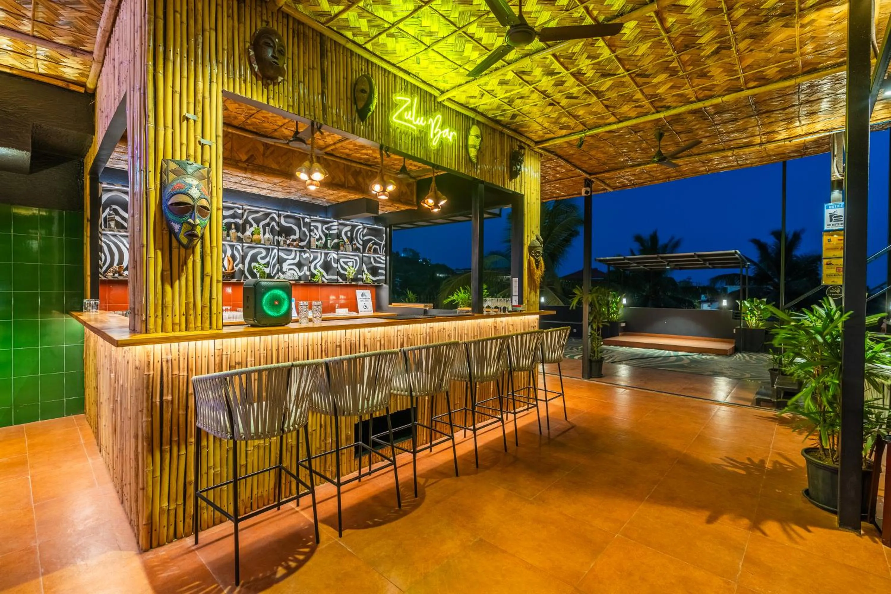 Kitchen or kitchenette in Whoopers Boutique Hotel Morjim