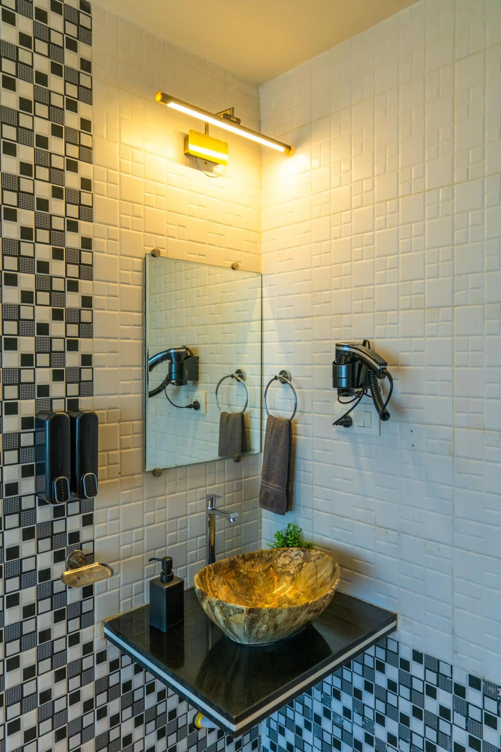 Bathroom in Whoopers Boutique Hotel Morjim