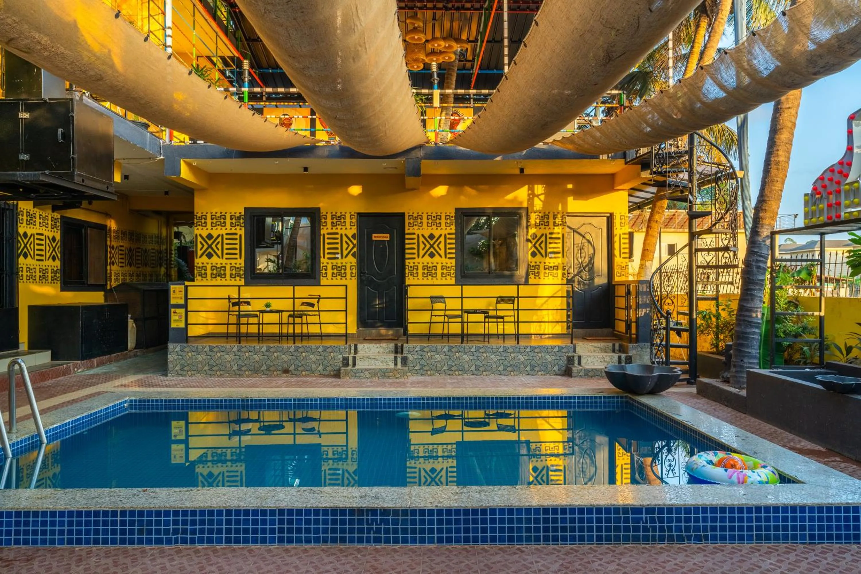 Pool view in Whoopers Boutique Hotel Morjim