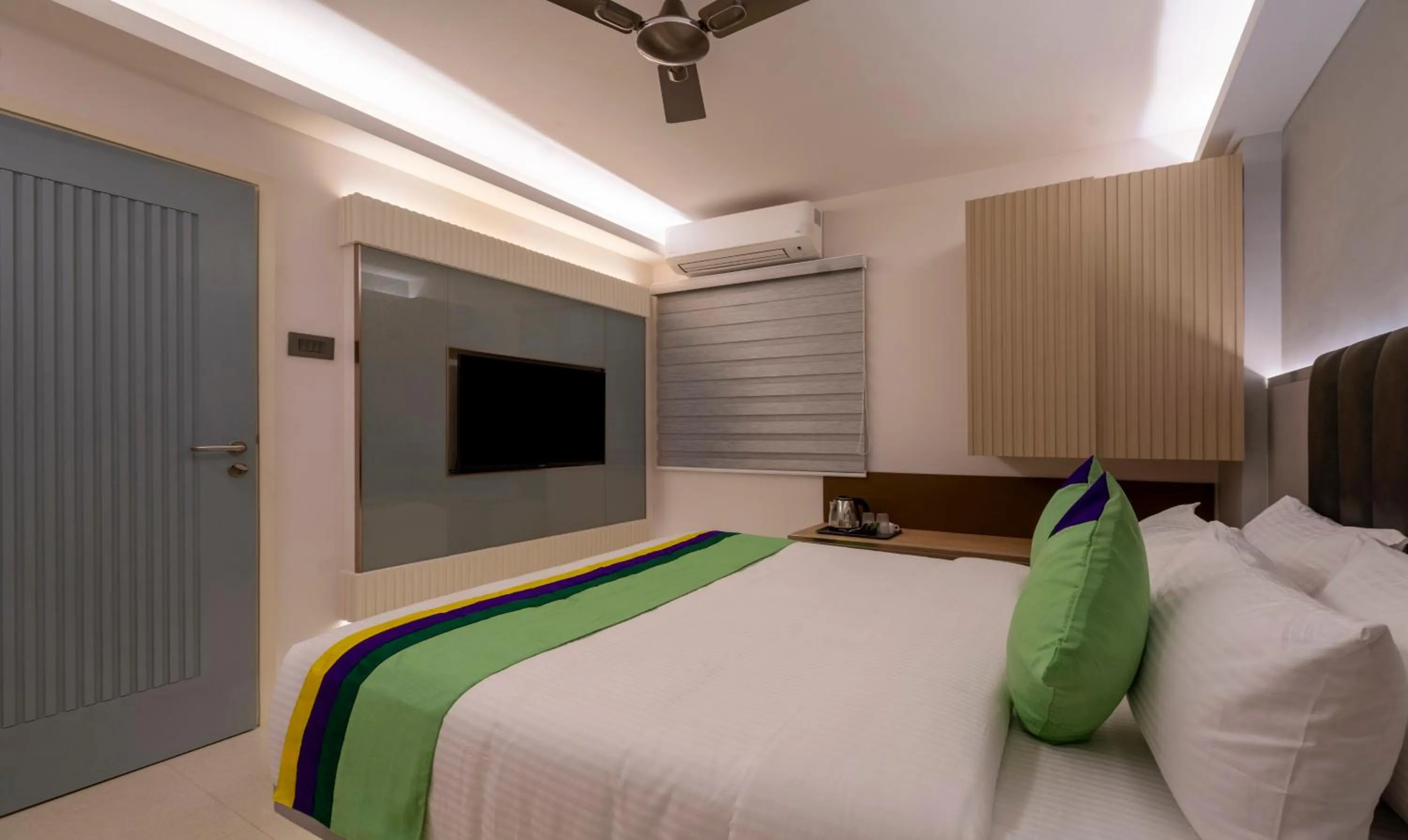 Bed in Treebo Premium D Consulate