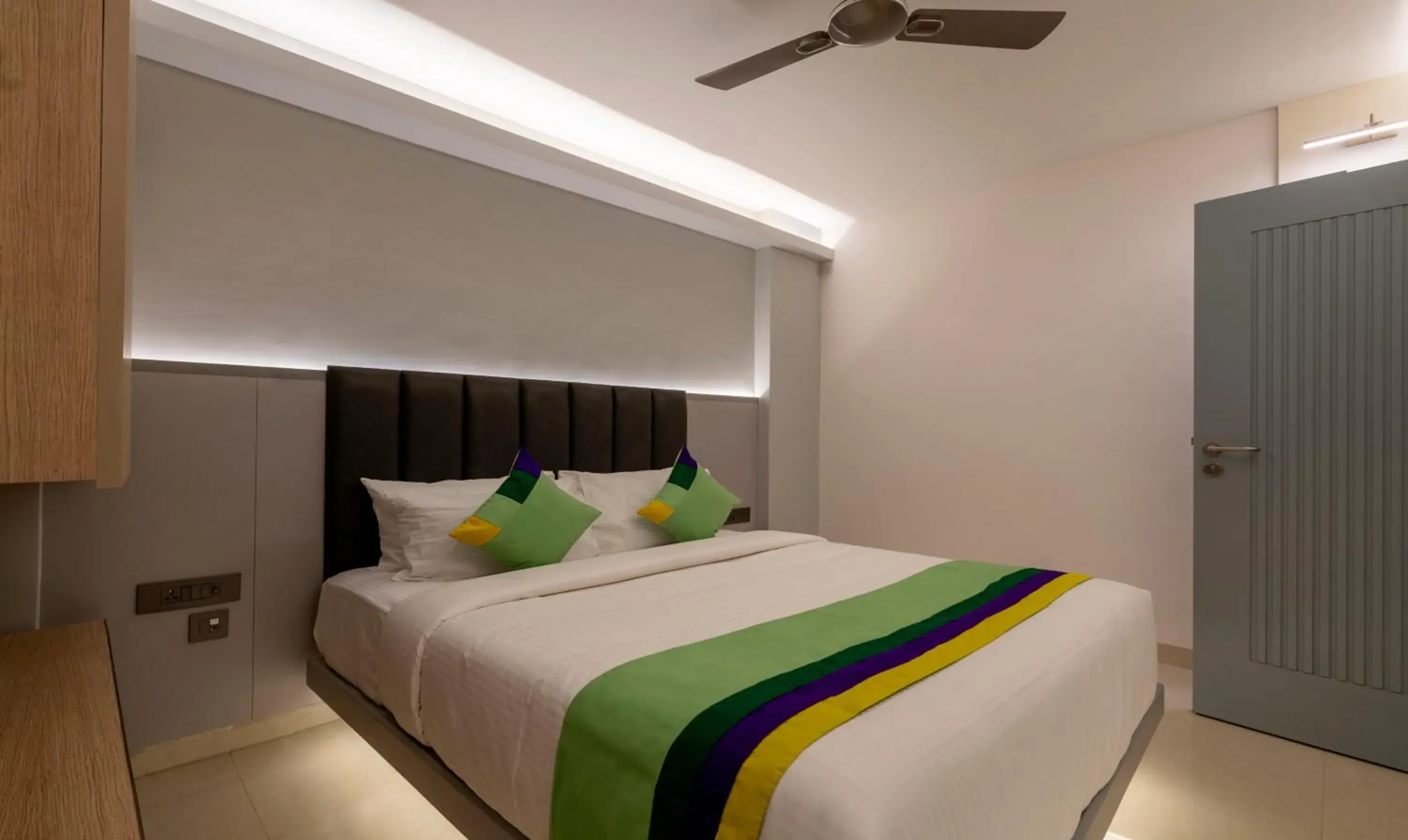 Bed in Treebo Premium D Consulate Bed in Treebo Premium D Consulate