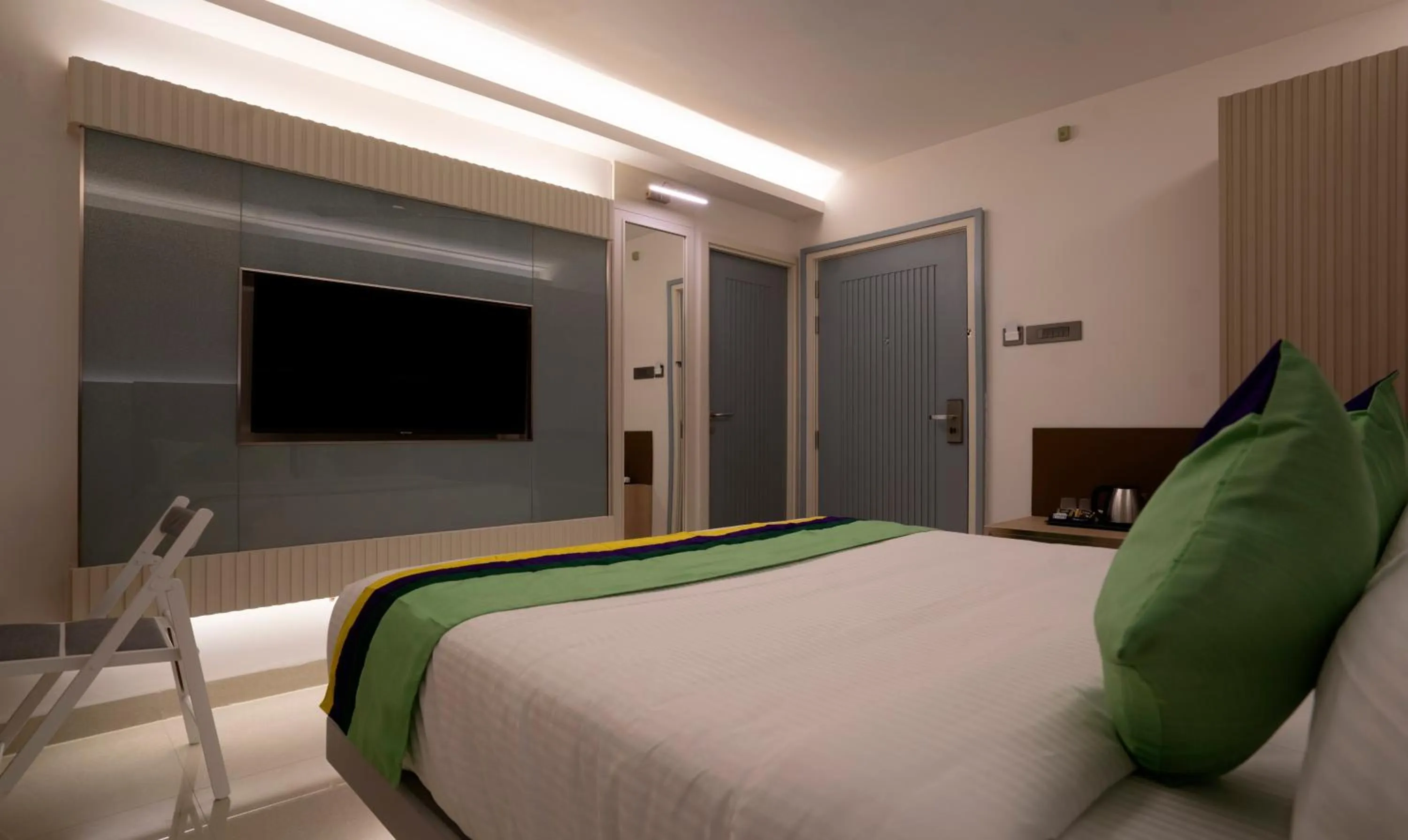 Bed in Treebo Premium D Consulate