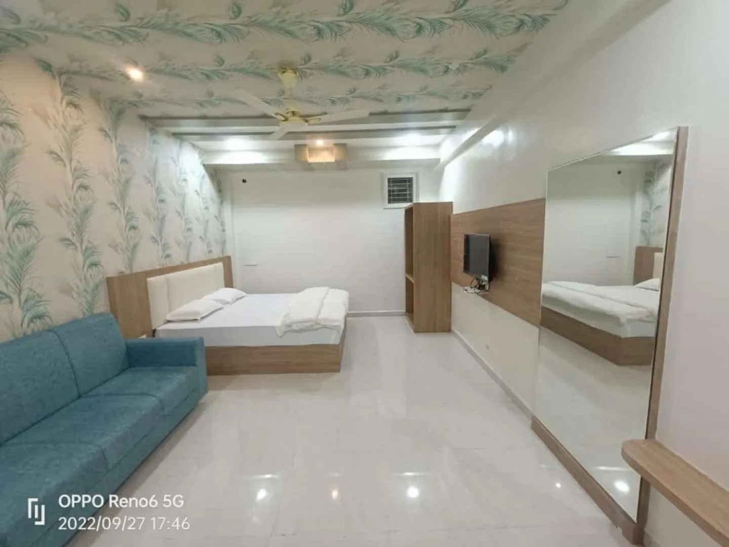 Bed, Seating Area in Annapurna executive 