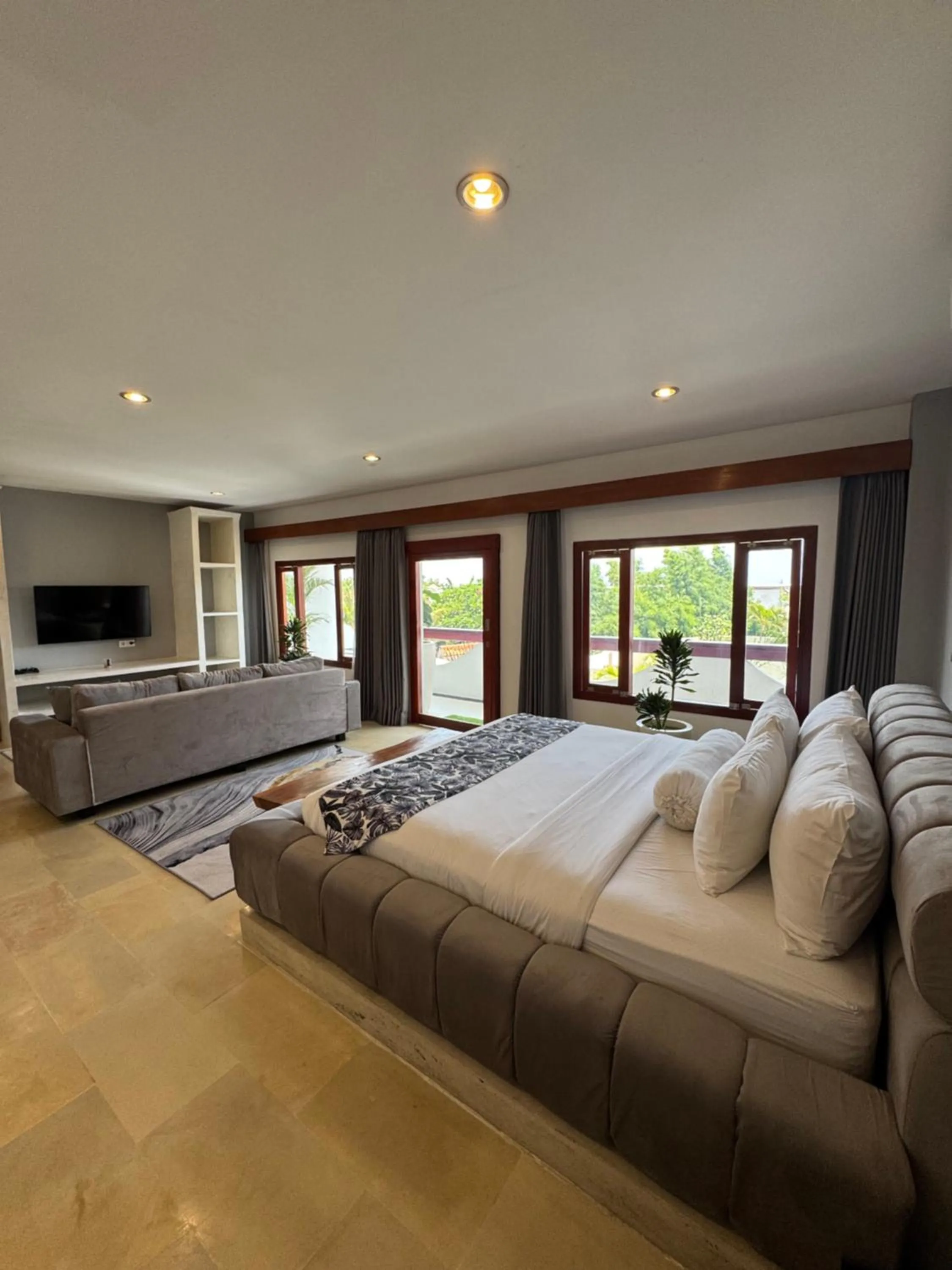 Uluwatu Stay's Deluxe Suite #5