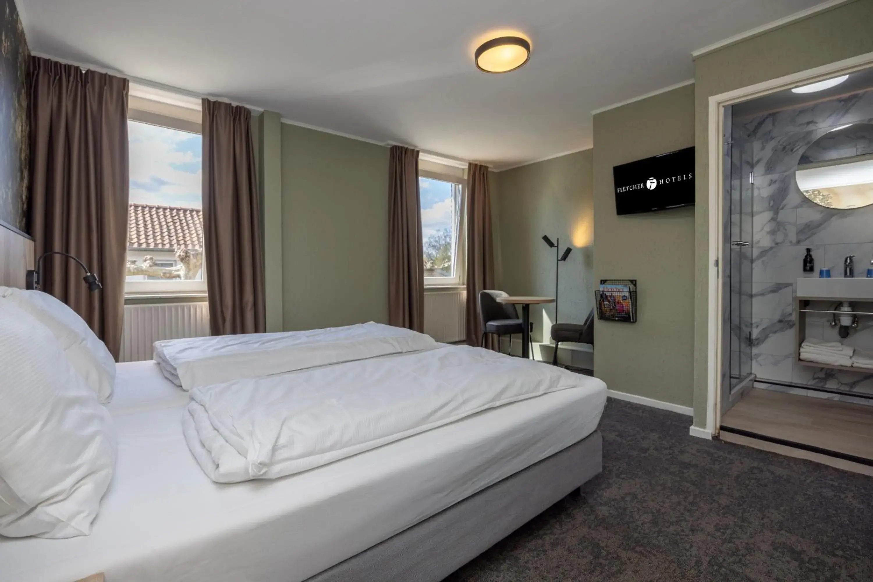 Bedroom, Bed in Fletcher Hotel Restaurant Bon Repos Bedroom, Bed in Fletcher Hotel Restaurant Bon Repos