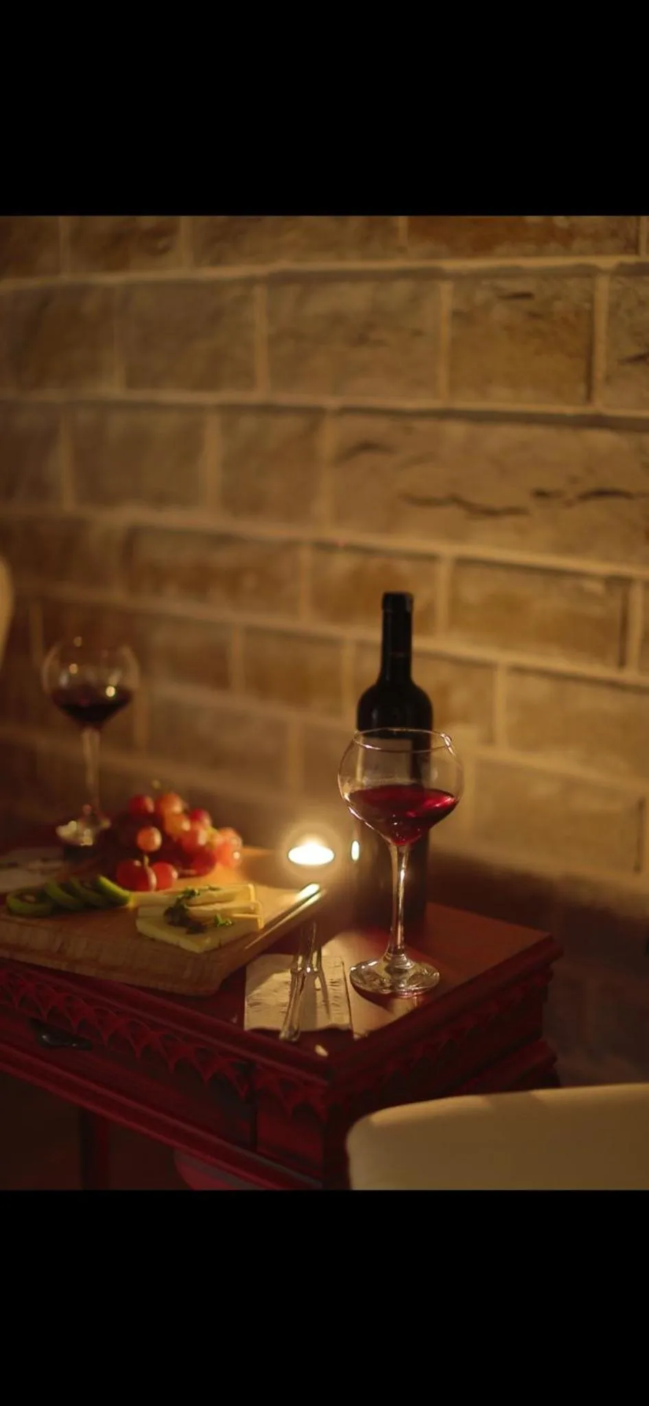 Food and drinks in ELEVRES STONE HOUSE HOTEL