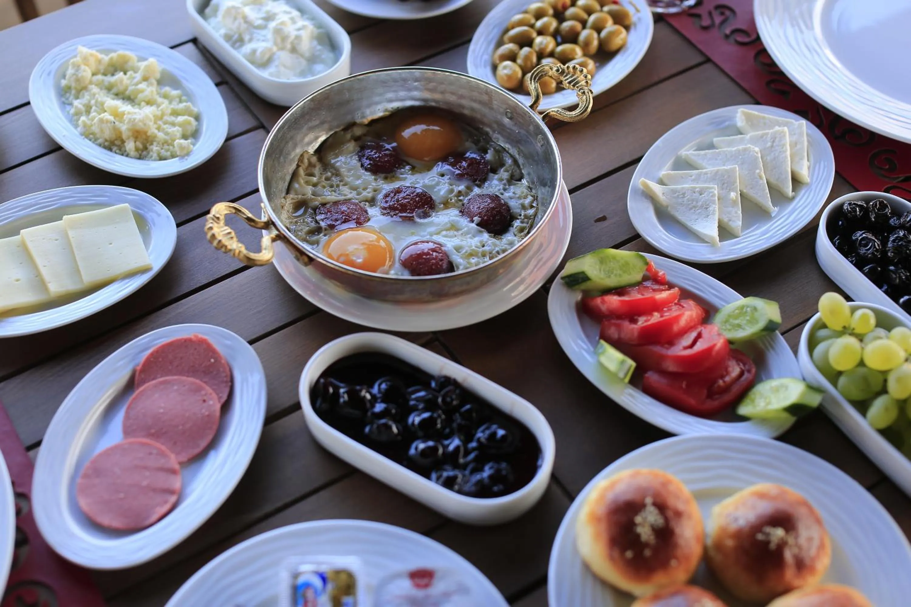 Restaurant/places to eat in ELEVRES STONE HOUSE HOTEL