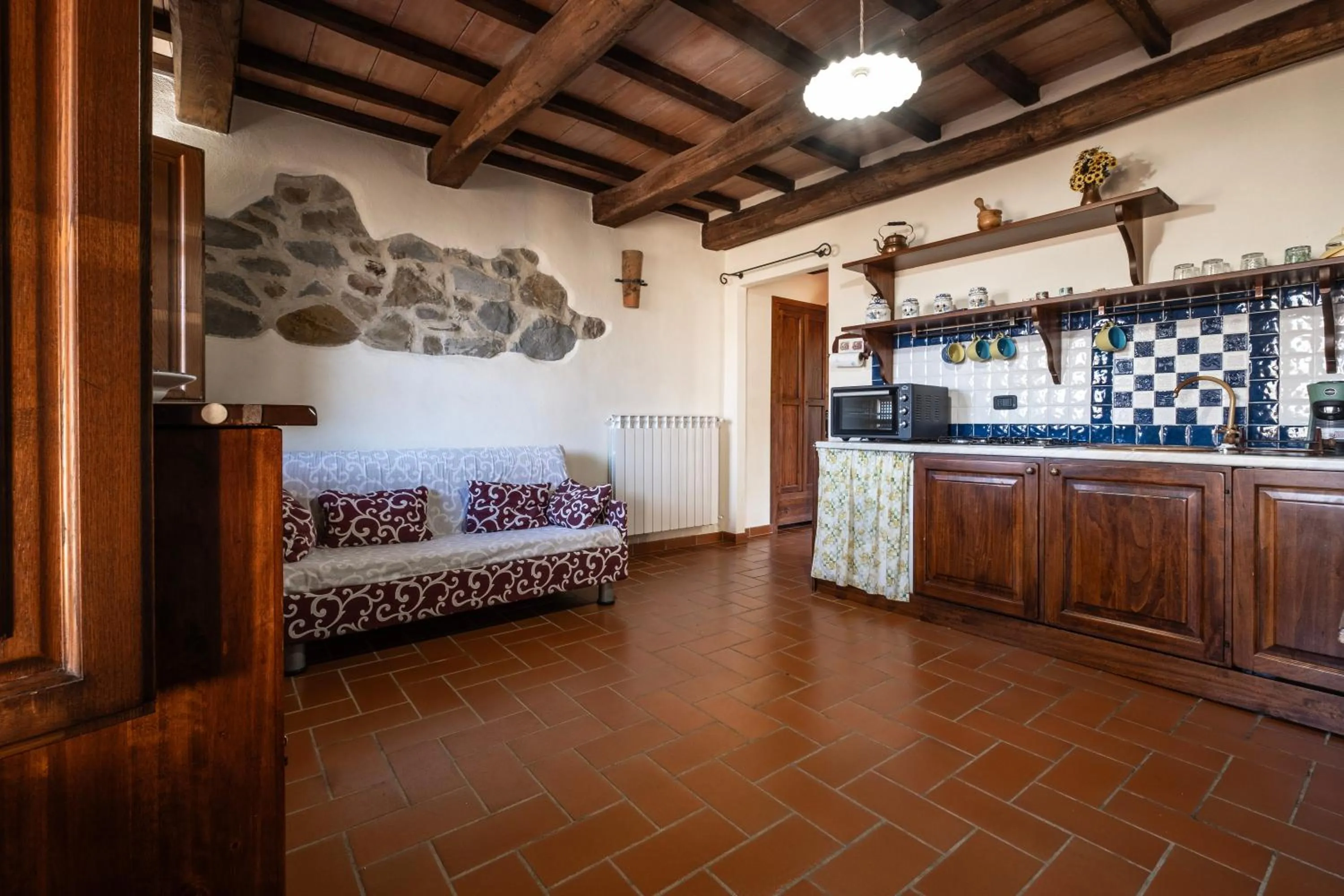 Property building, Bed in Pianperugino