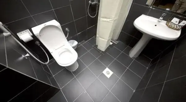 Bathroom in Grand Sina Hotel Bathroom in Grand Sina Hotel