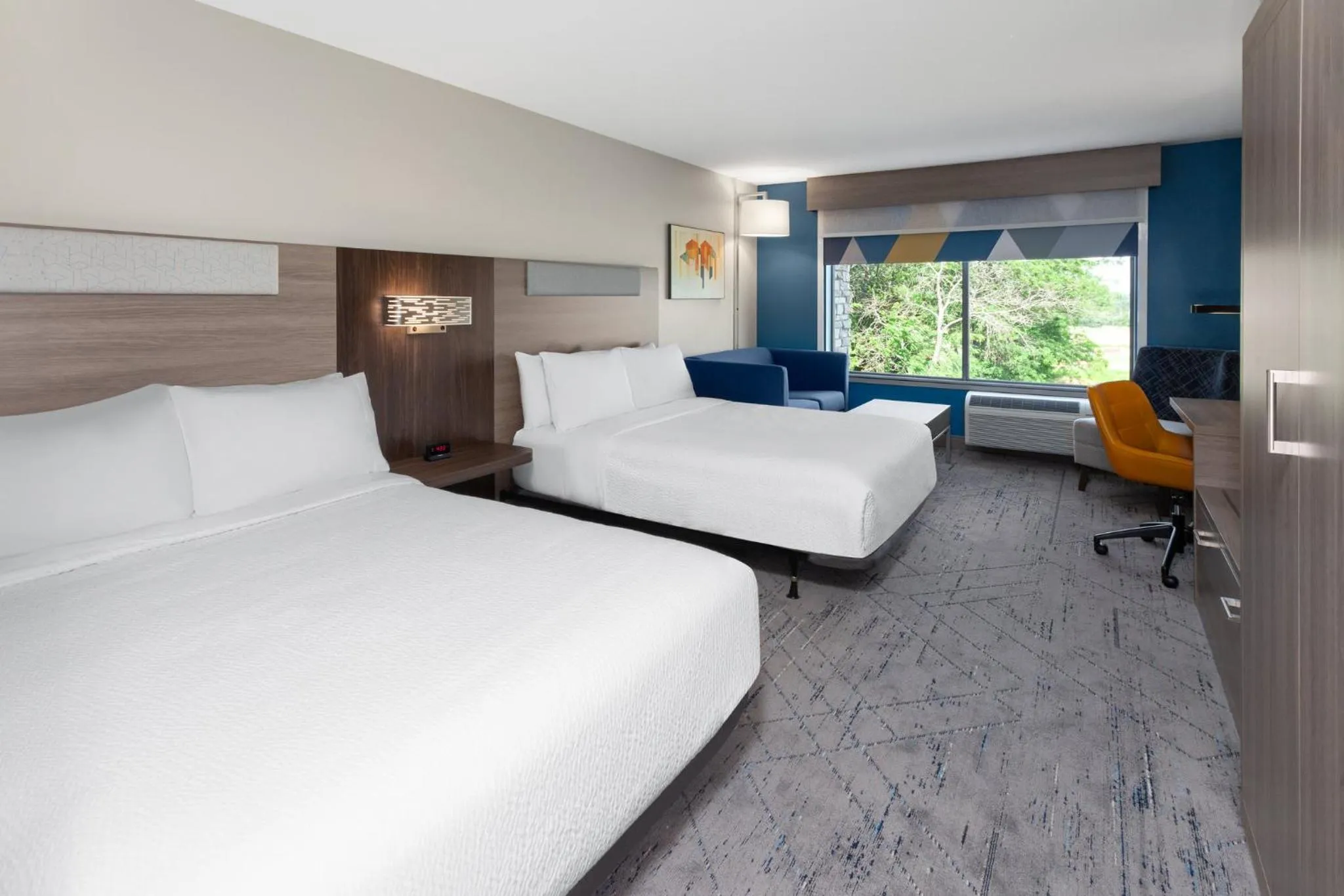 Photo of the whole room, Bed in Holiday Inn Express & Suites Reedsburg - Dells Area by IHG