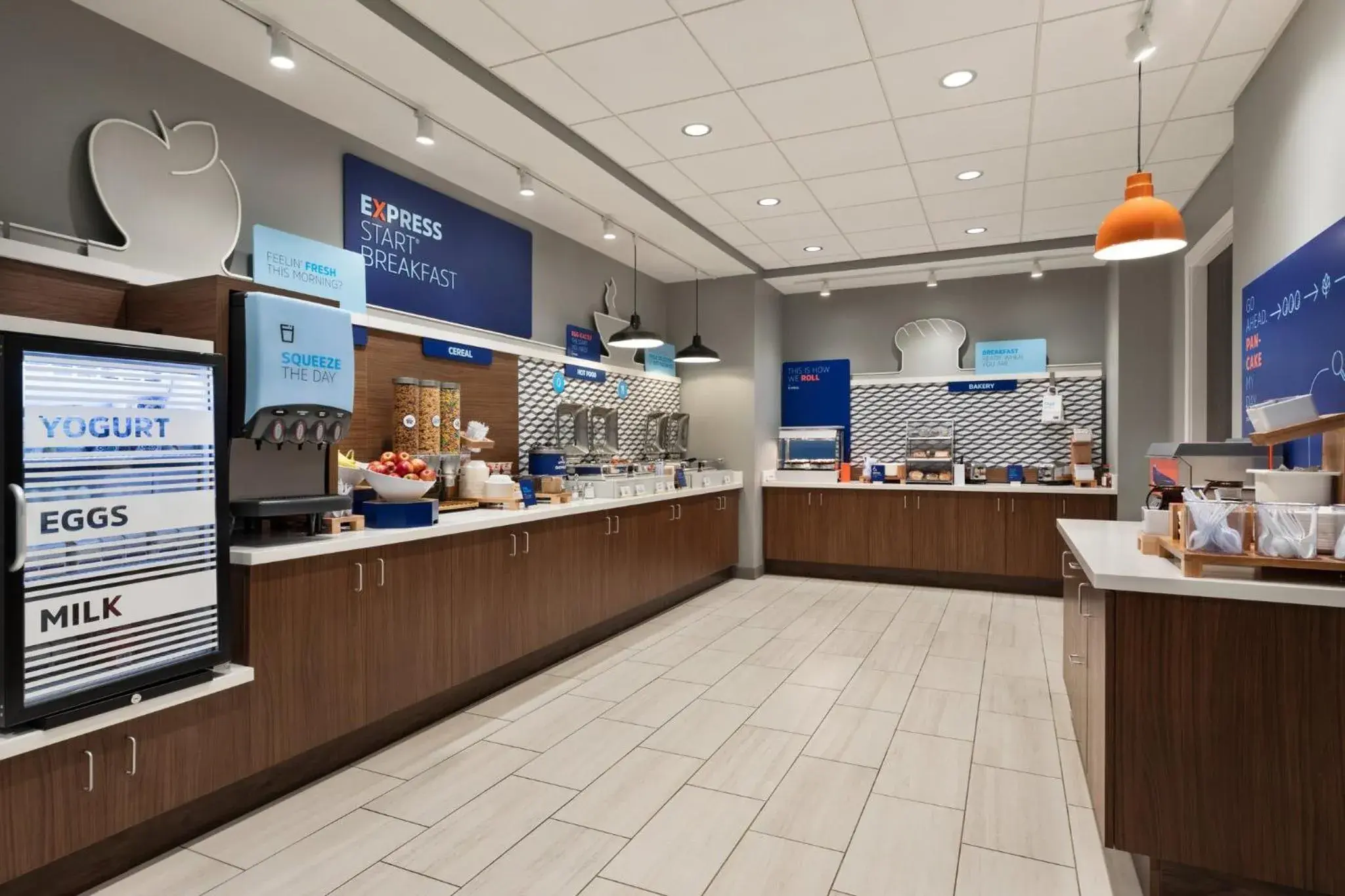 Breakfast in Holiday Inn Express & Suites Rhinelander by IHG Breakfast in Holiday Inn Express & Suites Rhinelander by IHG