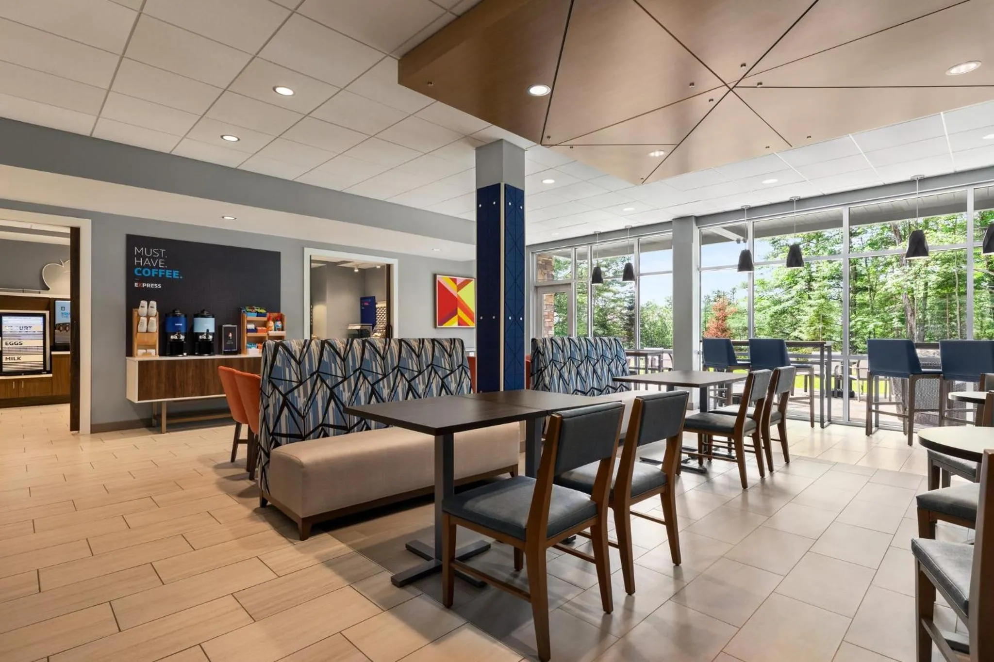 Breakfast in Holiday Inn Express & Suites Rhinelander by IHG
