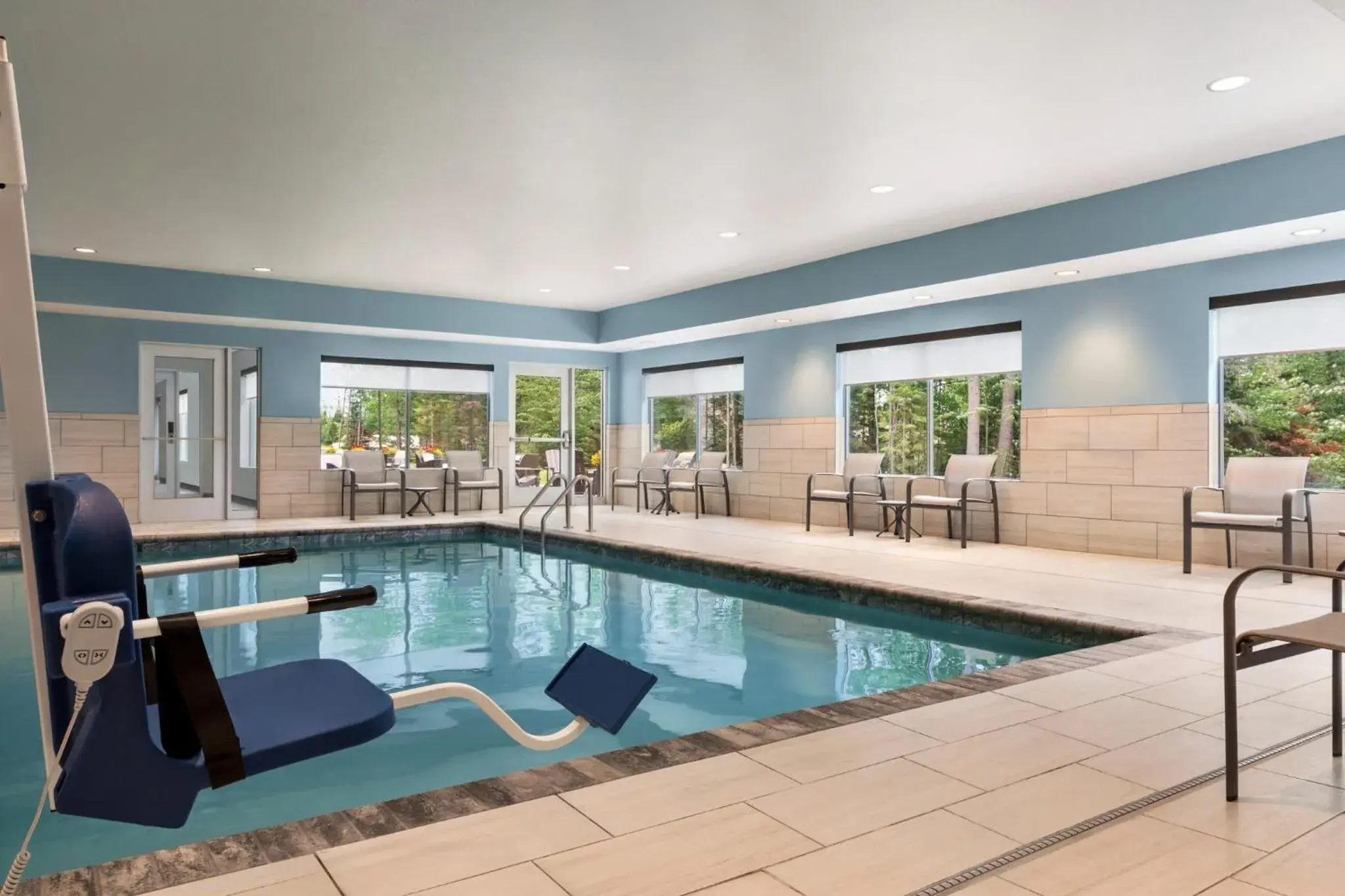 Swimming pool in Holiday Inn Express & Suites Rhinelander by IHG Swimming pool in Holiday Inn Express & Suites Rhinelander by IHG