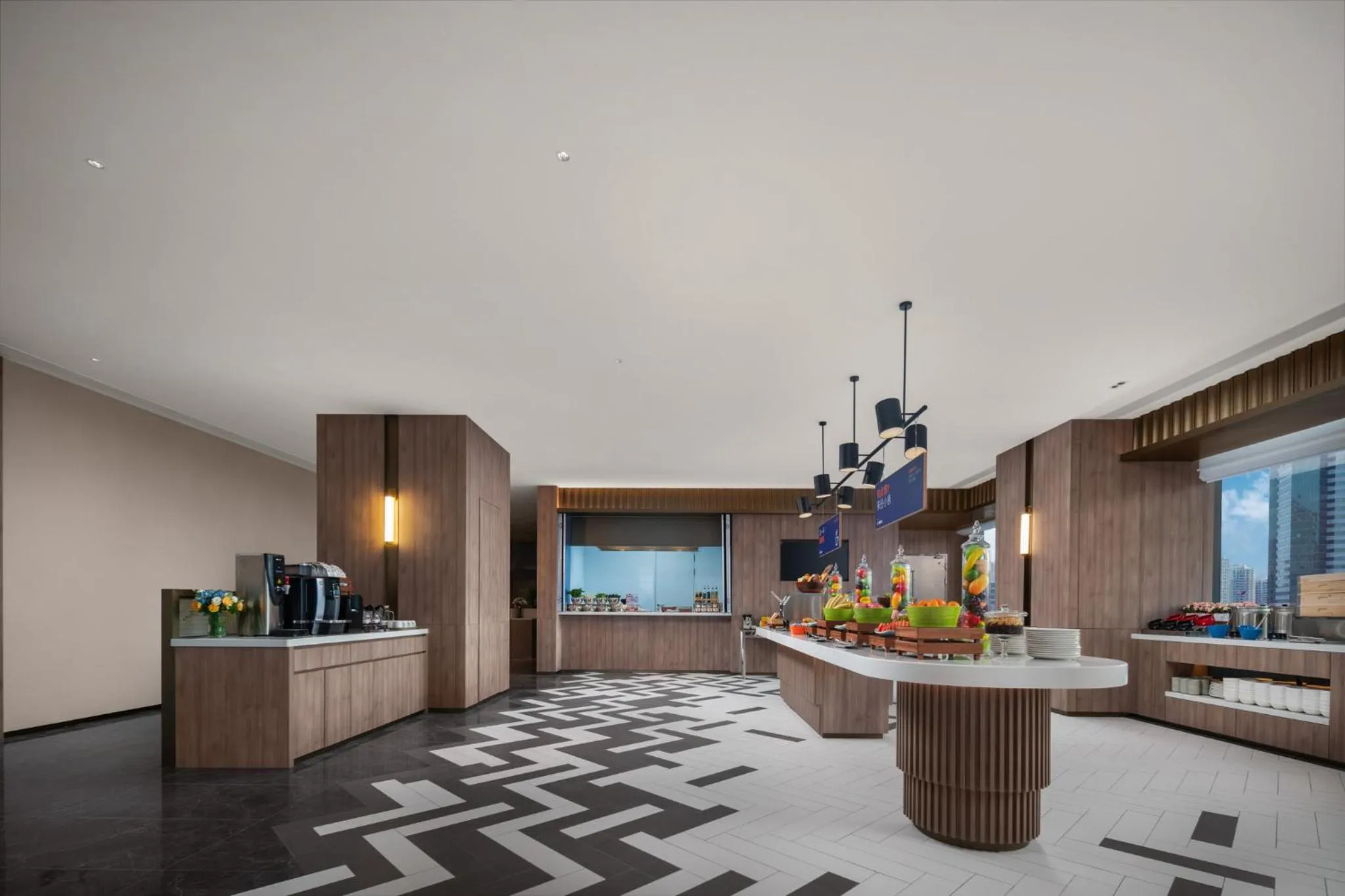 Restaurant/places to eat in Holiday Inn Express Shenzhen Futian Center by IHG