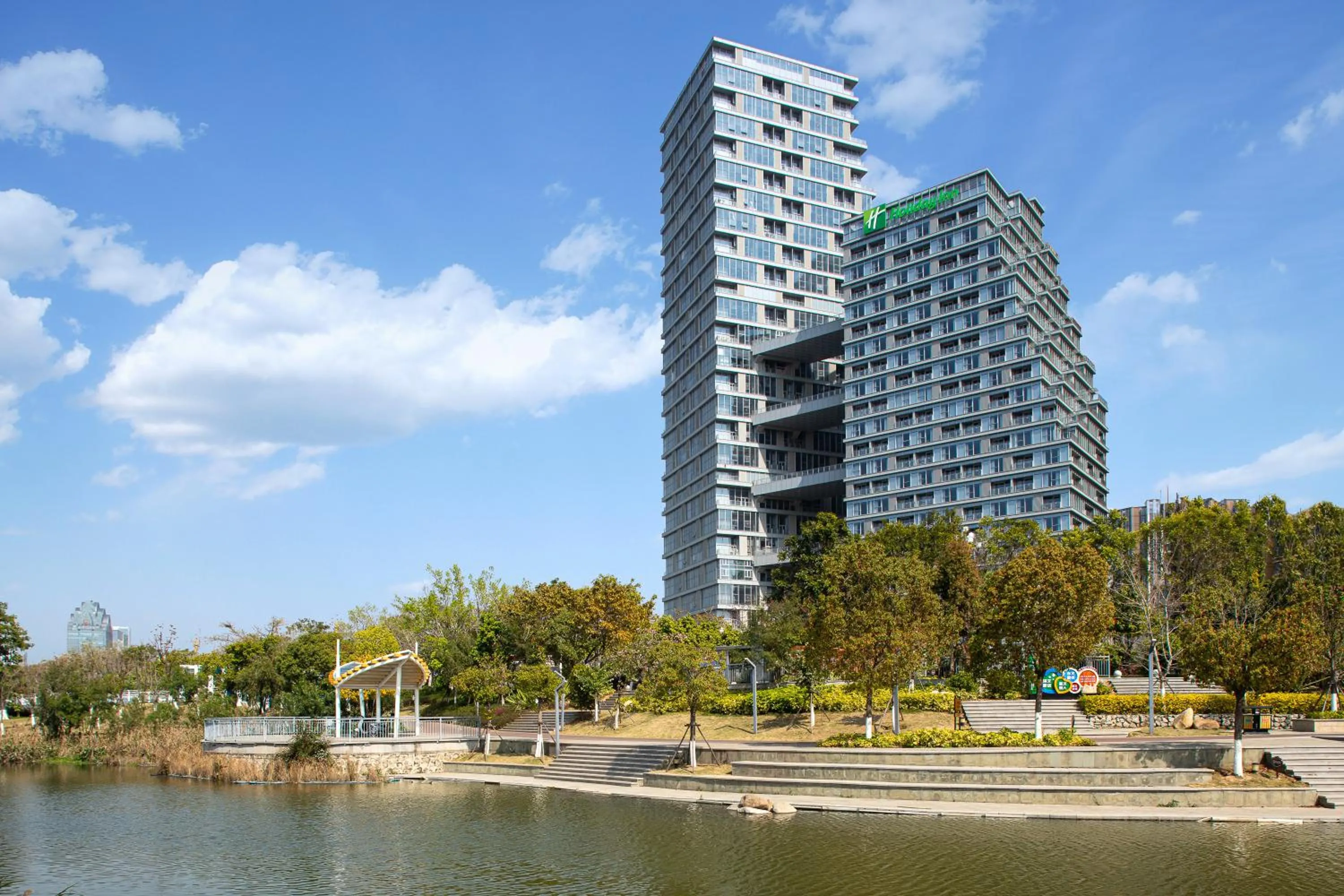 Property building in Holiday Inn Quanzhou Donghai by IHG