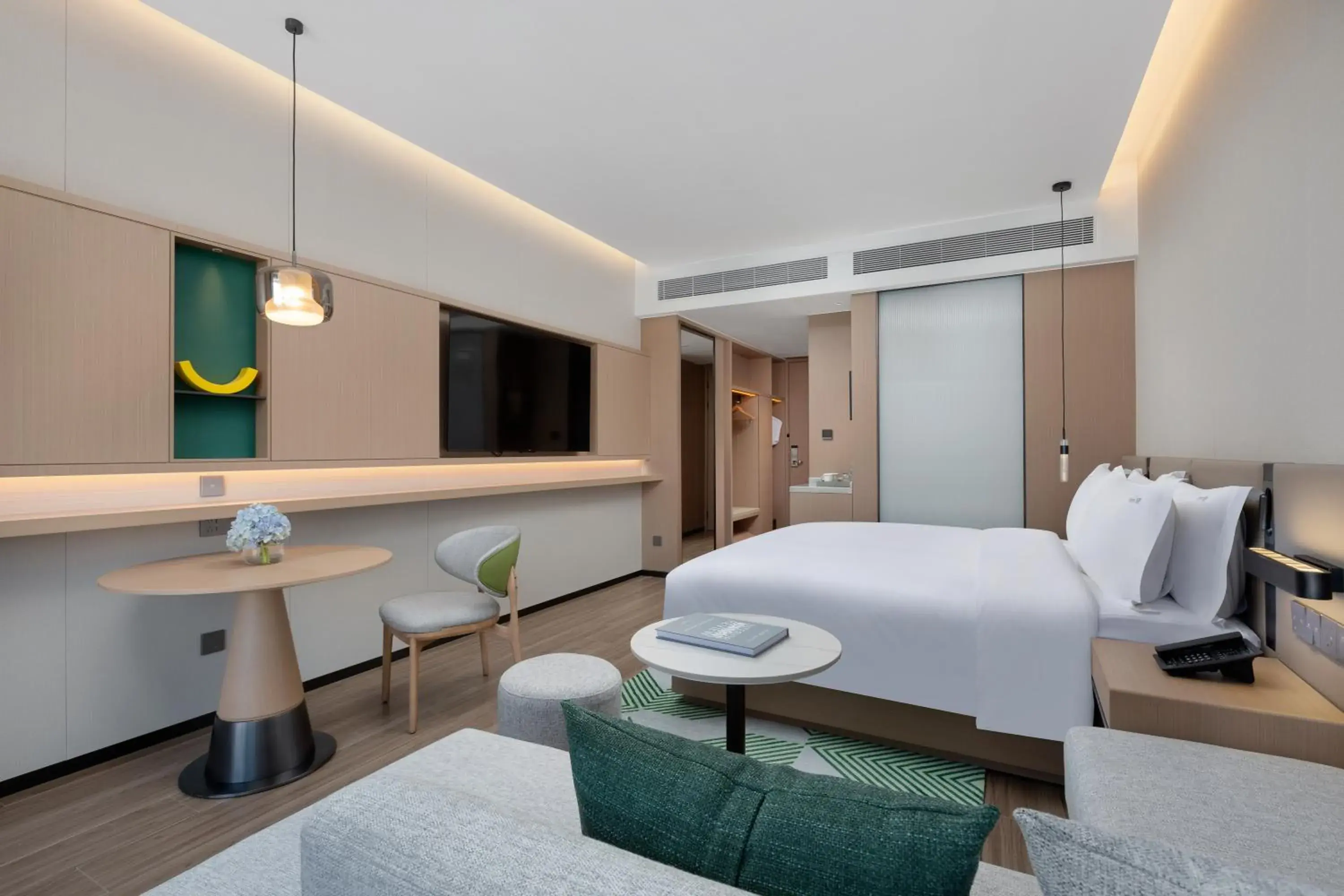 Photo of the whole room, Bed in Holiday Inn Quanzhou Donghai by IHG Photo of the whole room, Bed in Holiday Inn Quanzhou Donghai by IHG